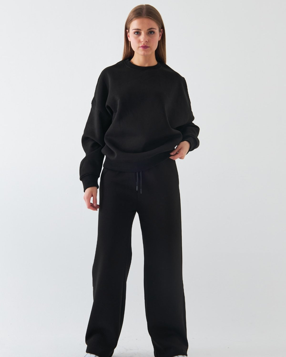 Unisex Oversize Eşofman Takımı Basic Siyah – Bisiklet Yaka, Boru Paça, 3 İplik Şardonlu Polar
