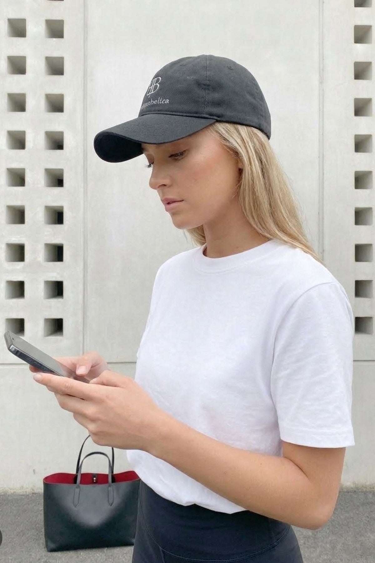 Kadın Oversize Basic Tişört Beyaz – Bisiklet Yaka, Rahat Kalıp, Yazılık, %100 Pamuk