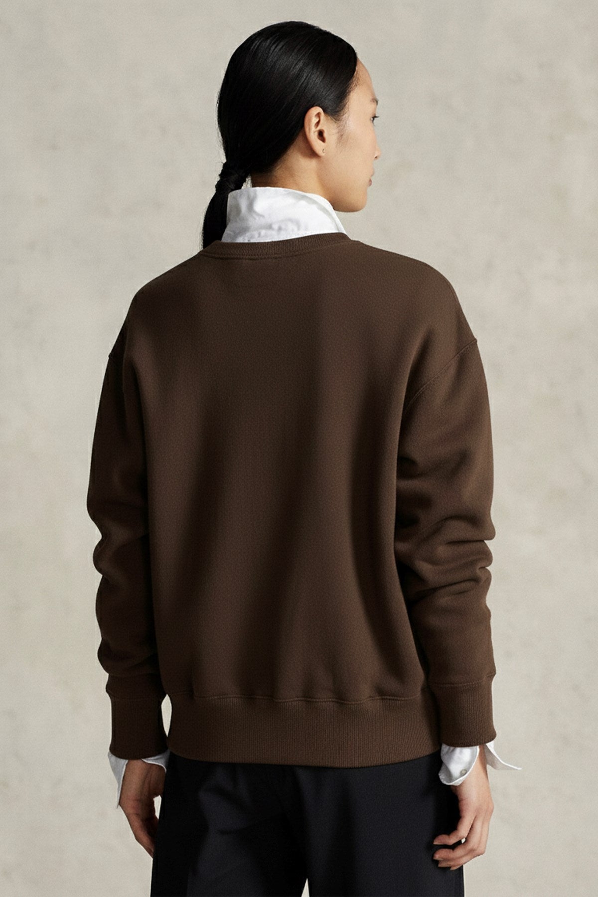 Kadın Oversize Sweatshirt Parisian Bear Baskılı Kahverengi – Bisiklet Yaka, 3 İplik Şardonlu 