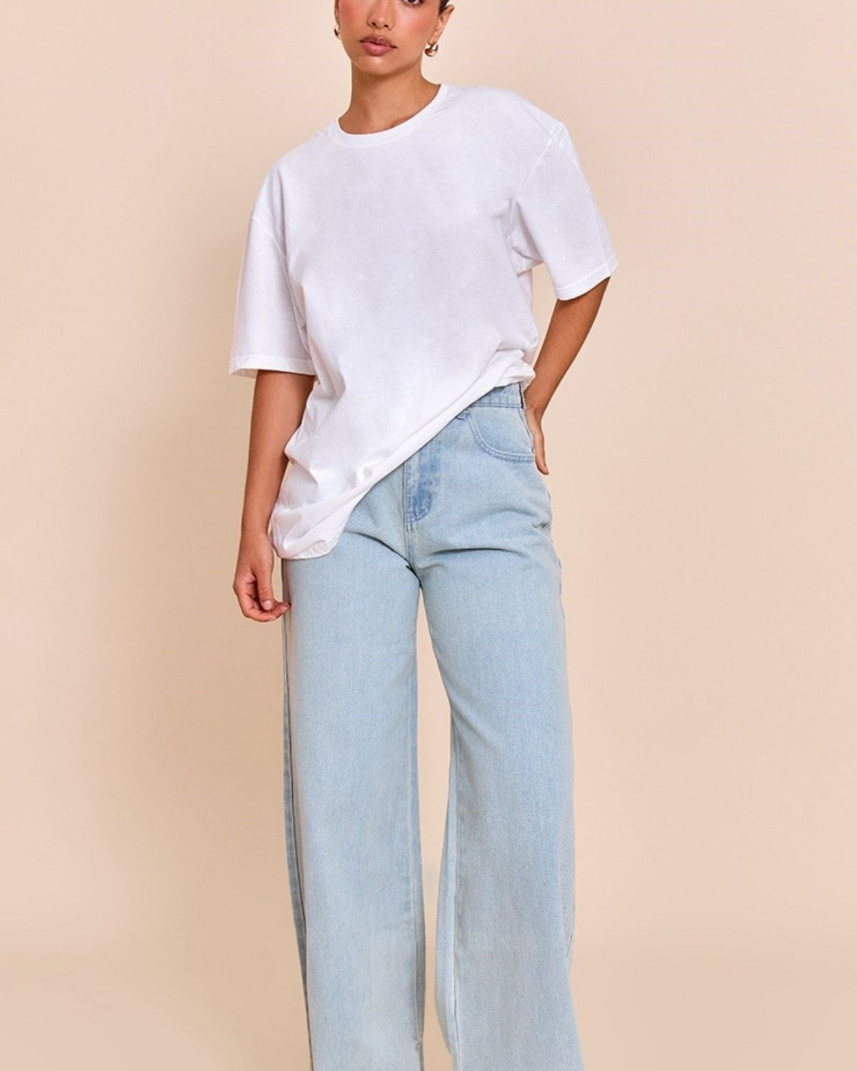 Kadın Oversize Yazlık Beyaz Balık Desenli Günlük Tişört – Sardines Baskılı Moda