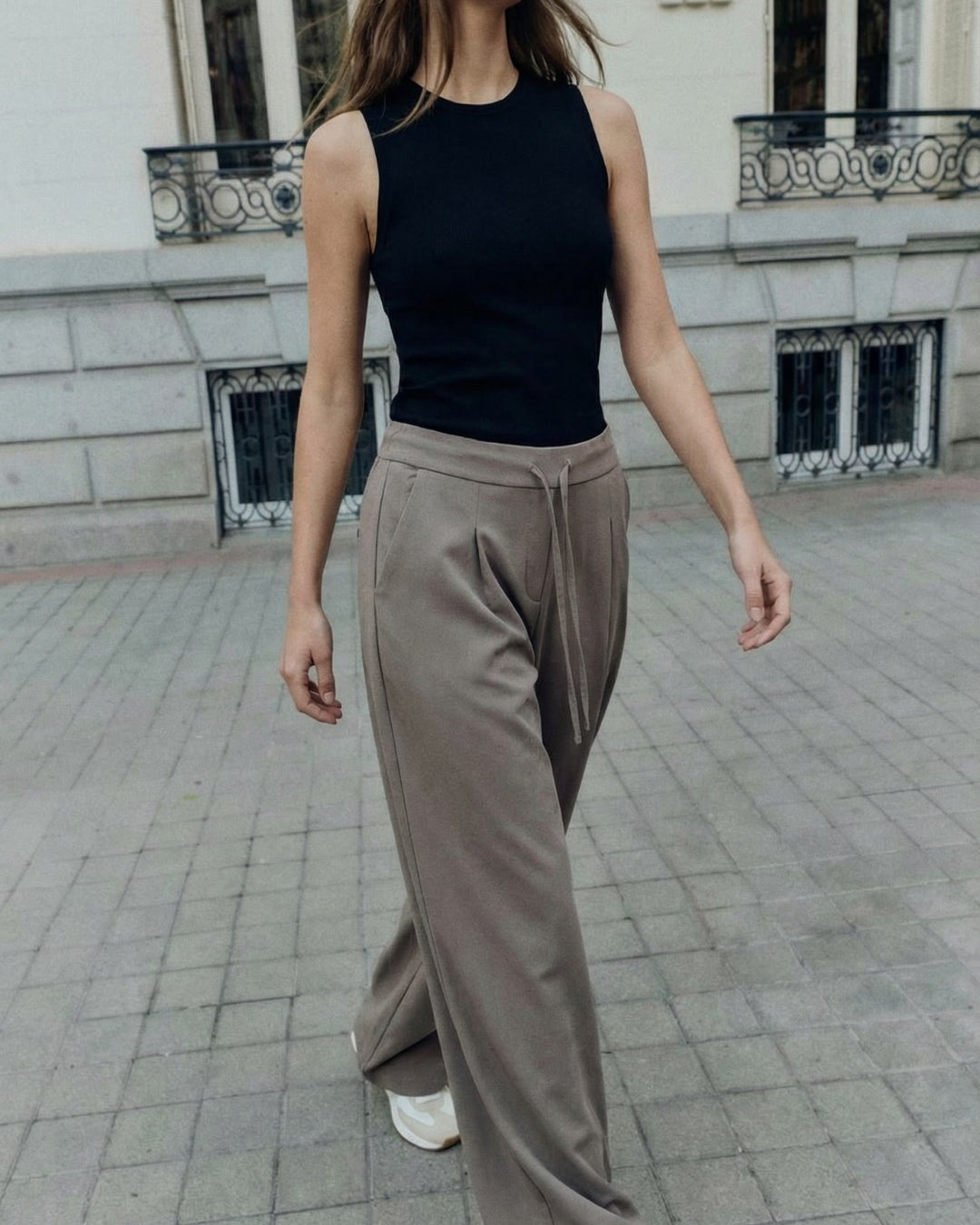 Kadın Vizon Bol Paça Pantolon – Lastikli Bel, Bağcıklı, Dökümlü Kesim