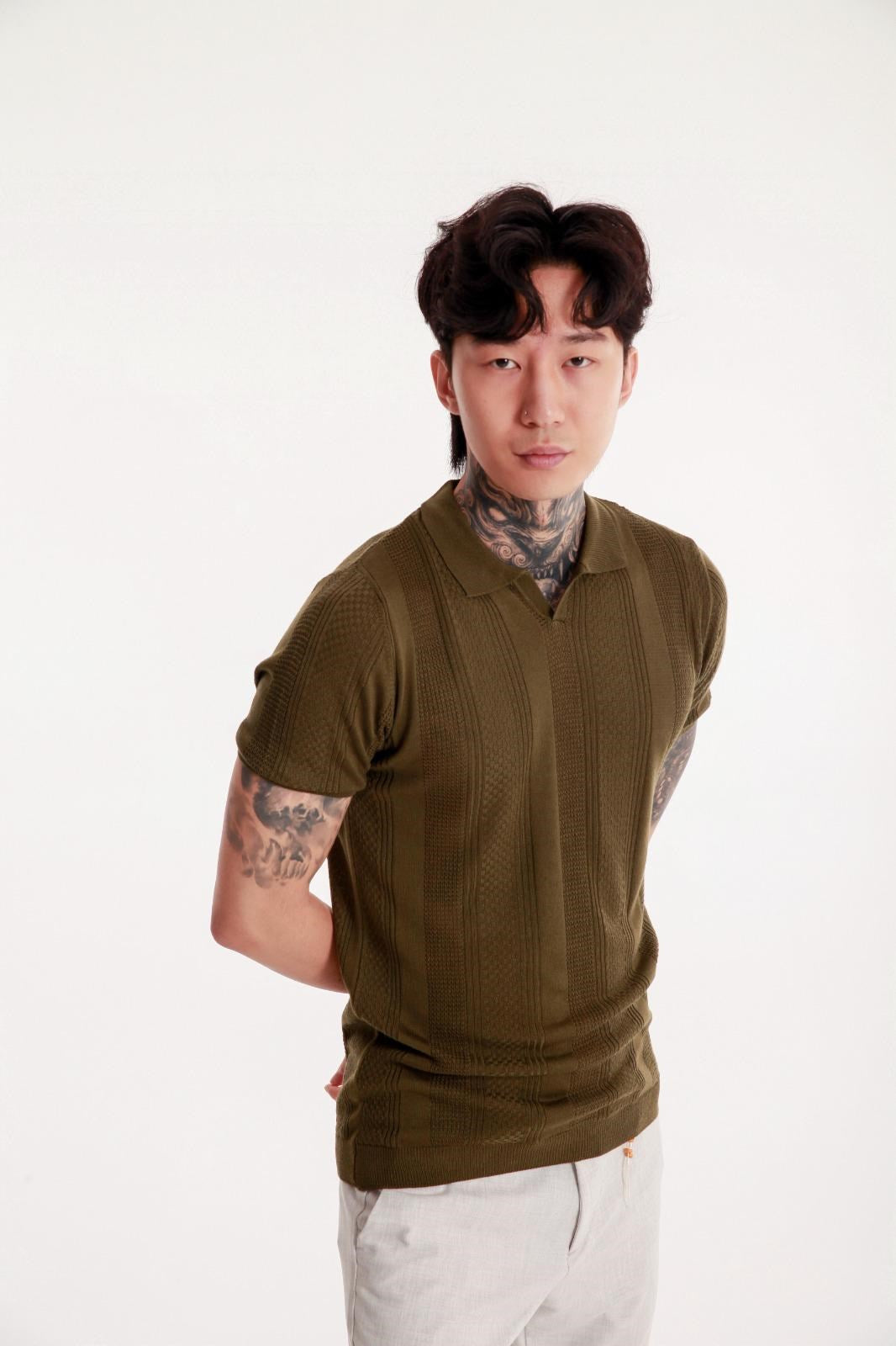 Erkek Haki Polo Yaka Triko Tişört – Kısa Kollu, Modern Slim Fit, Yazlık Örgü Dokulu Model