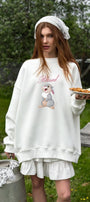 Kadın Oversize Sweatshirt Elbise Blessed Bunny Baskılı Beyaz – Bisiklet Yaka, 3 İplik Şardonlu Polar