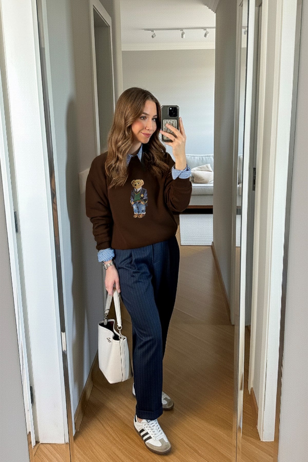 Kadın Oversize Sweatshirt Ivy Bear Baskılı Kahverengi – Bisiklet Yaka, 3 İplik Şardonlu