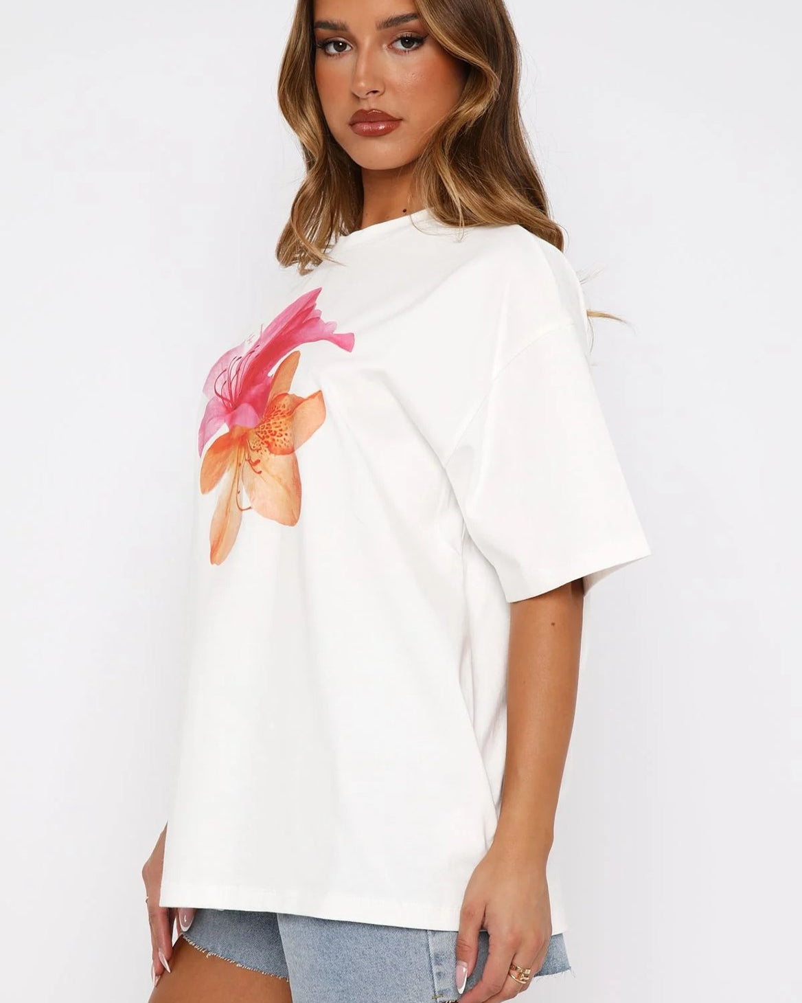 Kadın Oversize Ekru Tişört %100 Pamuk Pembe Turuncu Çiçek Desenli