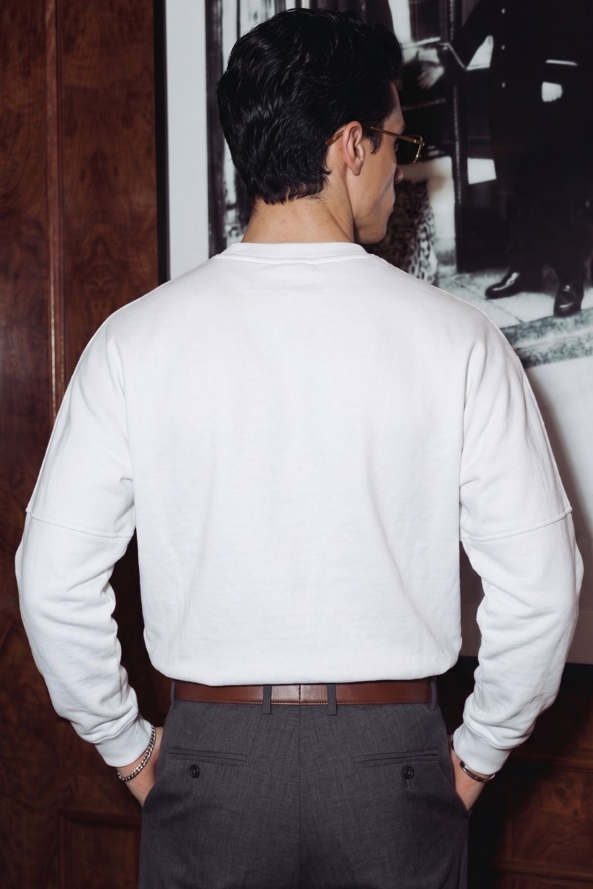 Erkek Oversize Sweatshirt Blind Trace Baskılı Beyaz – Bisiklet Yaka, 3 İplik Şardonlu Polar