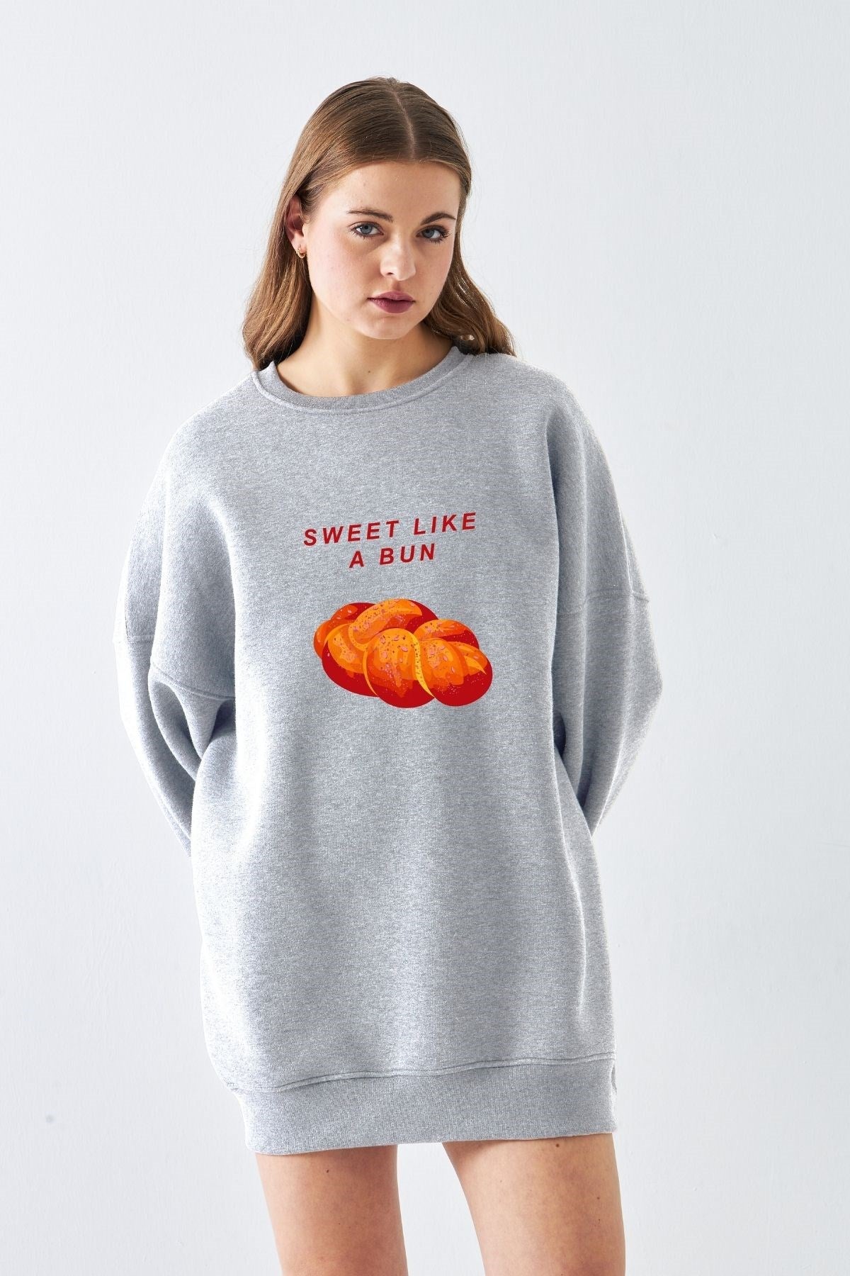 Kadın Oversize Sweat Elbise Bakery BUN Baskılı Gri Melanj – Bisiklet Yaka, 3 İplik Polar