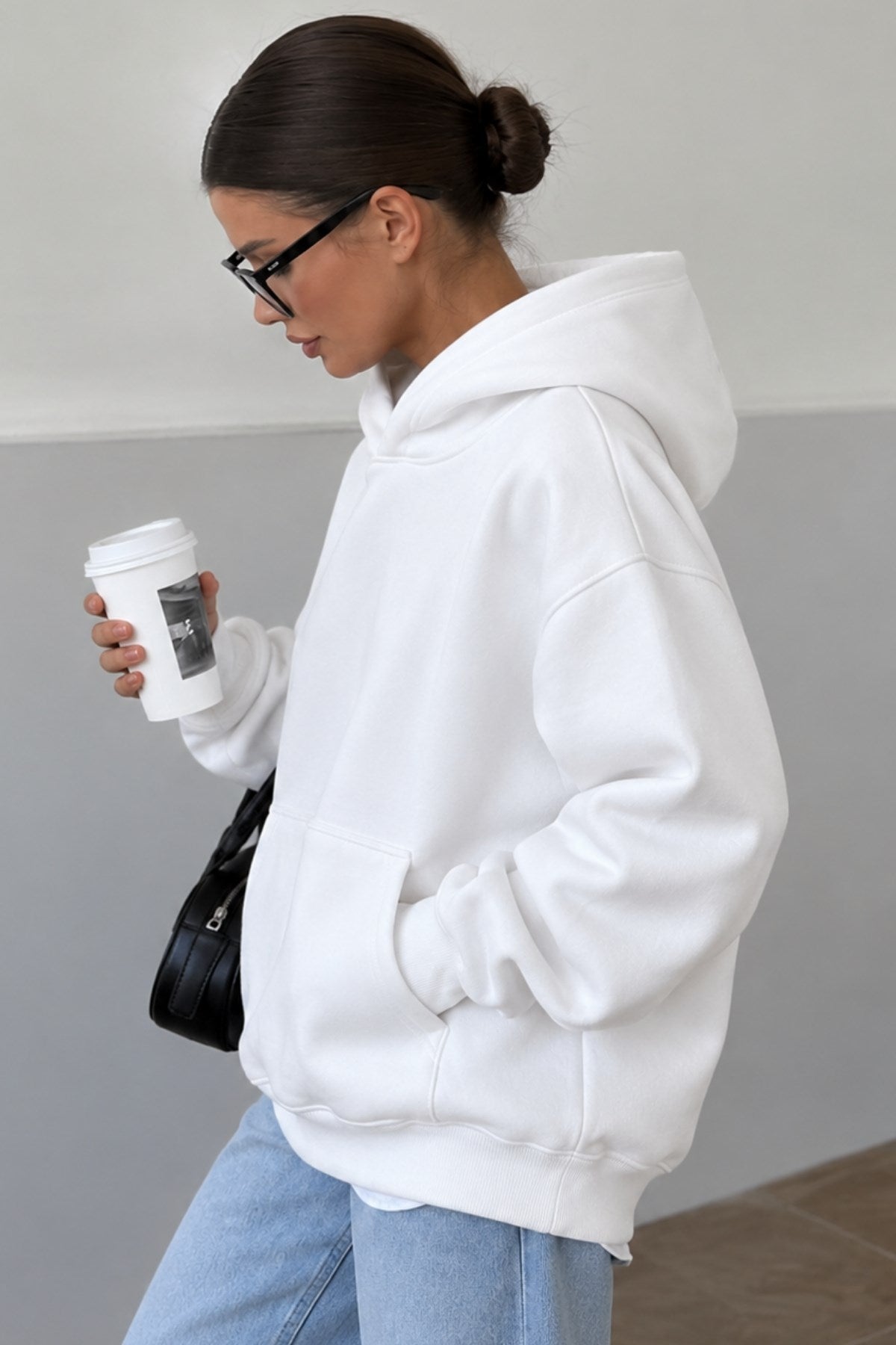 Kadın Oversize Hoodie Cry First Baskılı Beyaz – Kapüşonlu, Kanguru Cepli, 3 İplik Şardonlu Polar