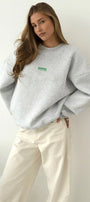 Kadın Oversize Sweatshirt AMORE  Gri – Bisiklet Yaka, 3 İplik Şardounlu Polar