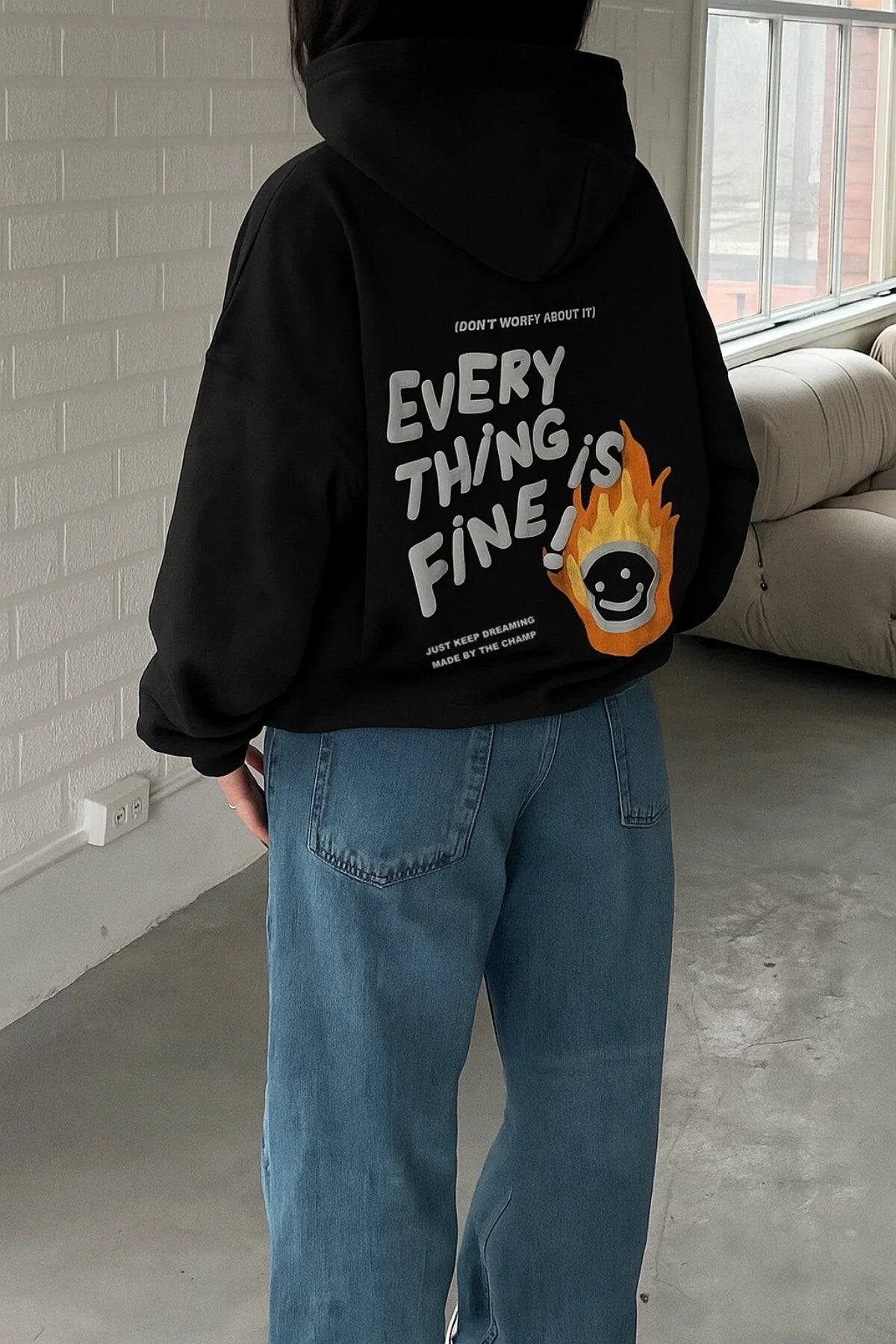  Every Thing Is Fine Baskılı Unisex Siyah Kapüşonlu Sweatshirt – 3 İplik Şardonlu Kumaş