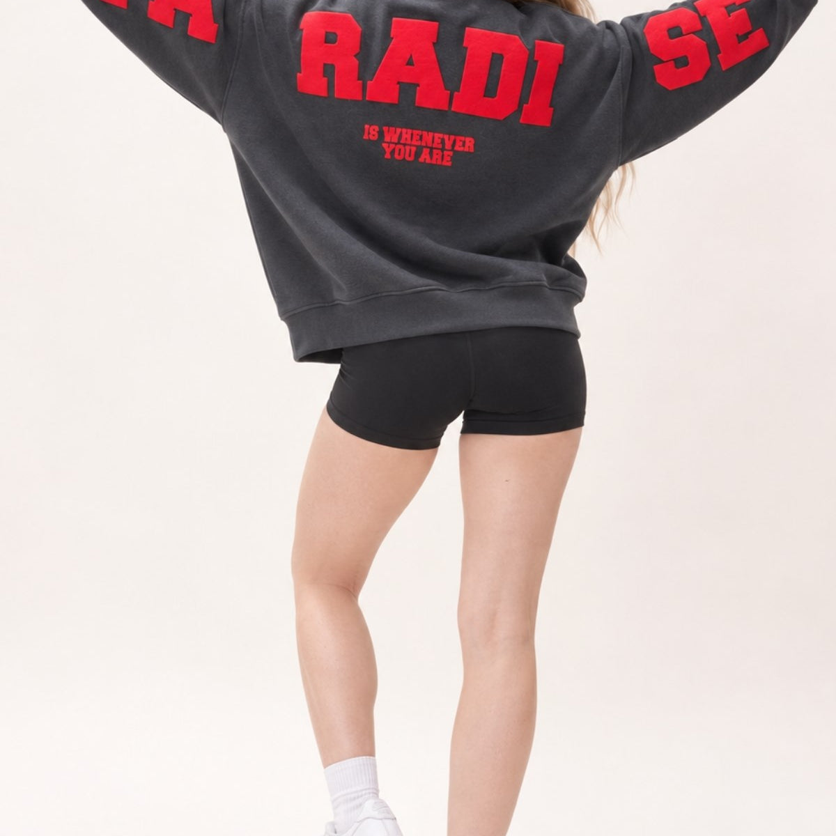 Kadın Oversize Sweatshirt Paradise Varsity Kabartma Baskılı Füme – Bisiklet Yaka, 3 İplik Şardonlu Polar