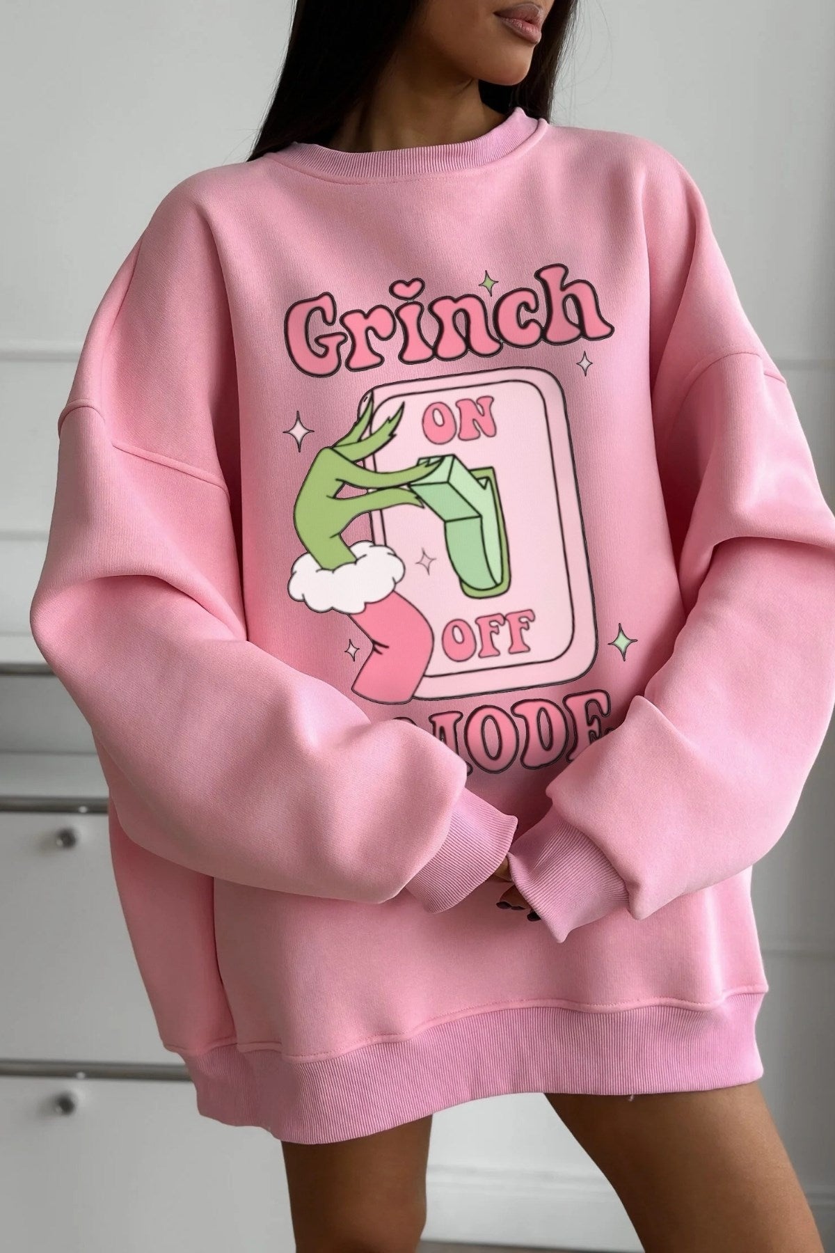 Kadın Oversize Sweatshirt Elbise Grinch Mode Baskılı Pembe – Bisiklet Yaka, 3 İplik Şardonlu Polar