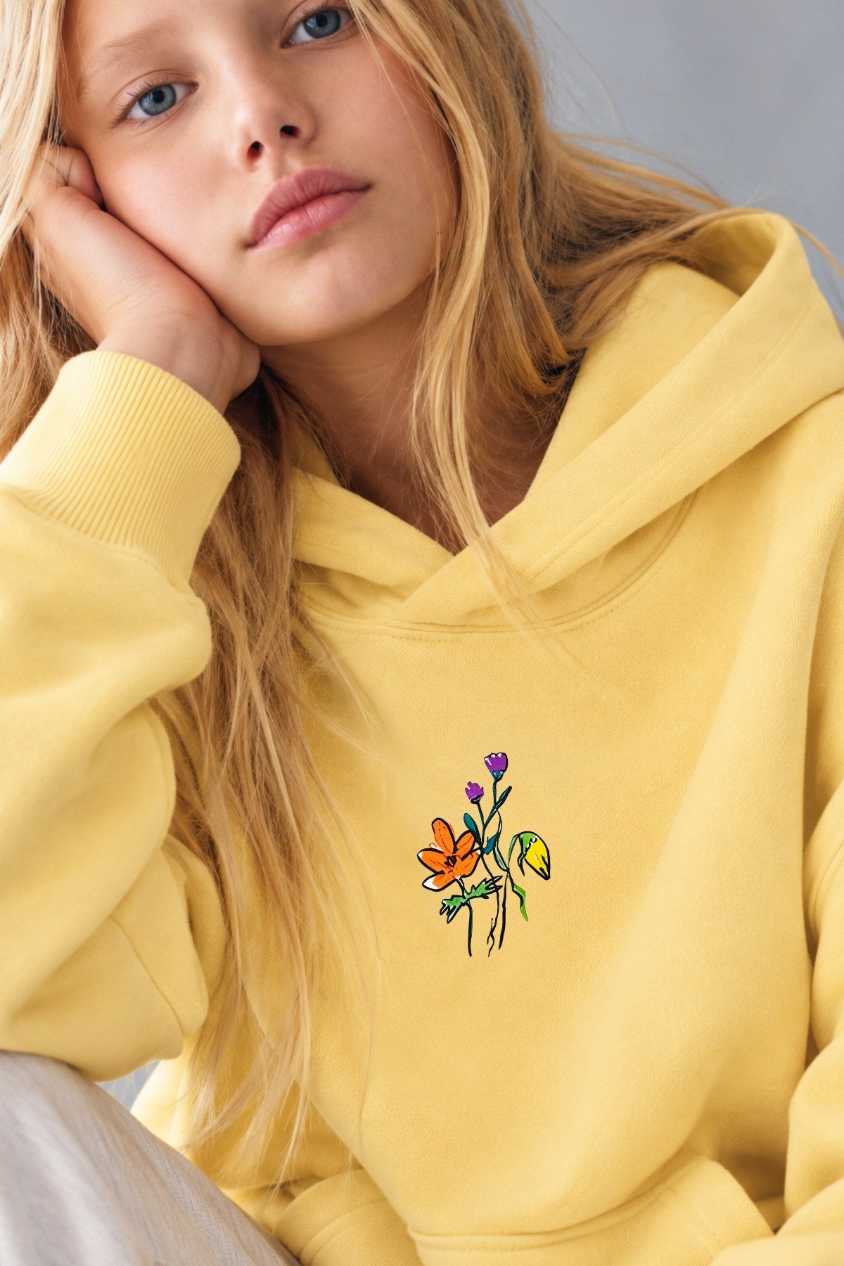 Kız Çocuk Oversize Hoodie Sweatshirt Flower Heaven Baskılı Sarı – Kapüşonlu, Cepli, 3 İplik Polar  