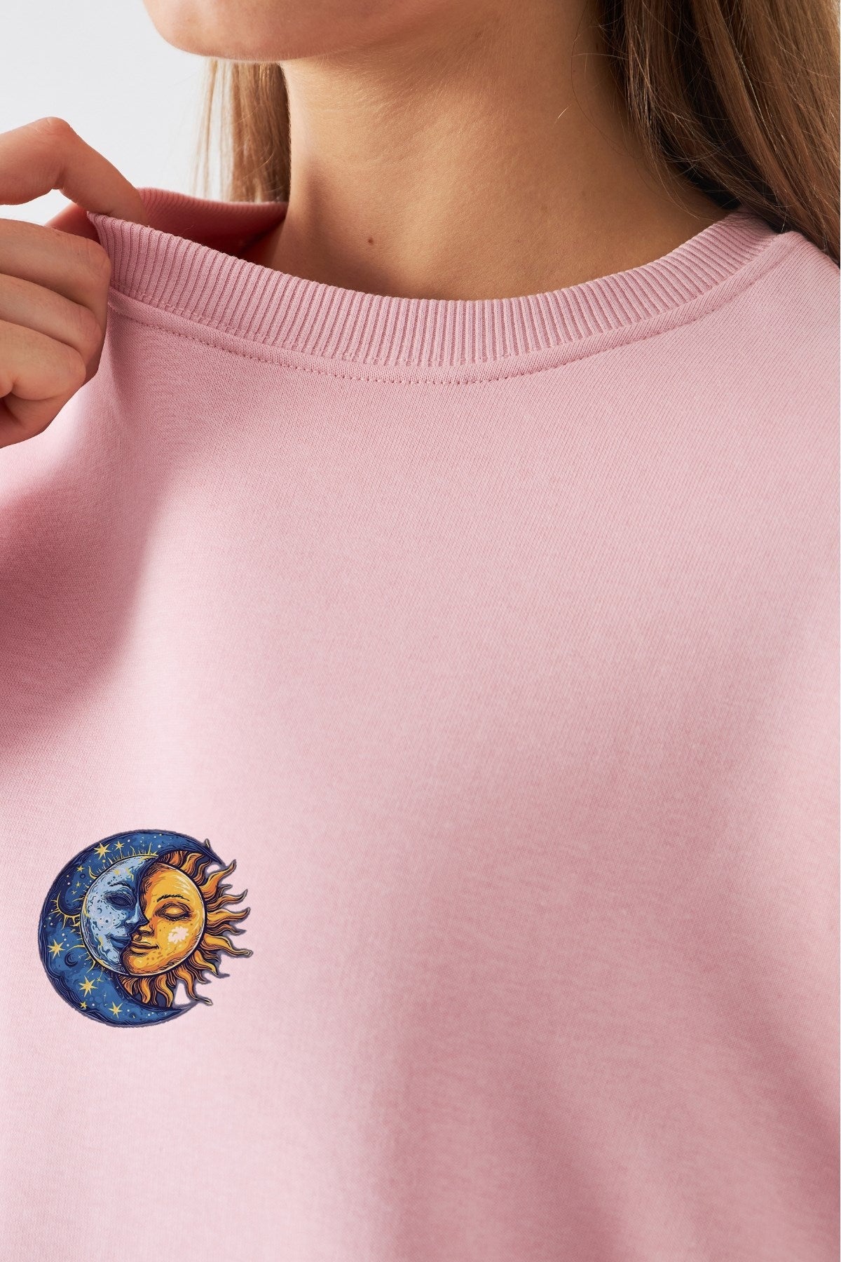 Kadın Oversize Sweatshirt Sun & Moon Baskılı Pembe – Bisiklet Yaka, 3 İplik Şardonlu Polar