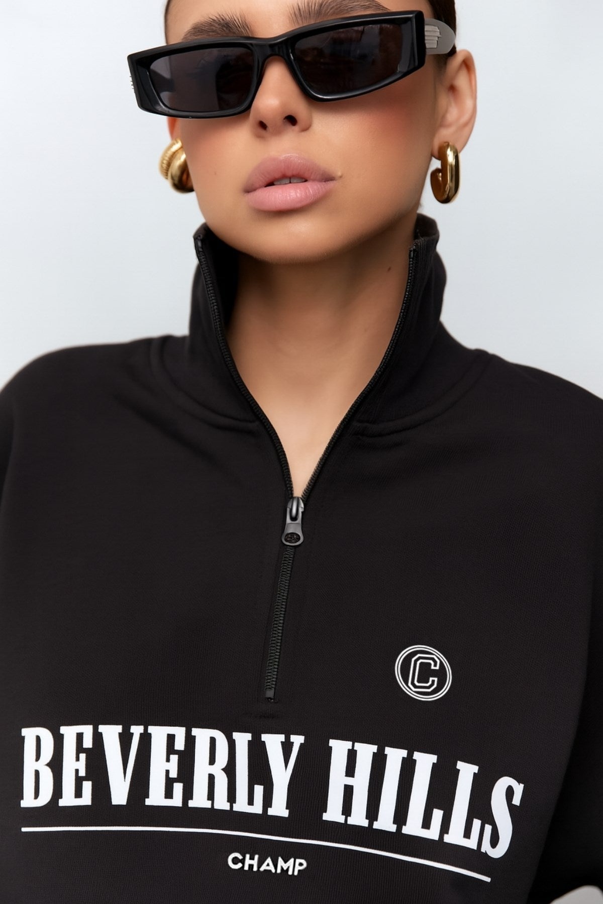 Kadın Siyah Beverly Hills Yazılı Fermuarlı Yarım Balıkçı Yaka Sweatshirt – Rahat Oversize