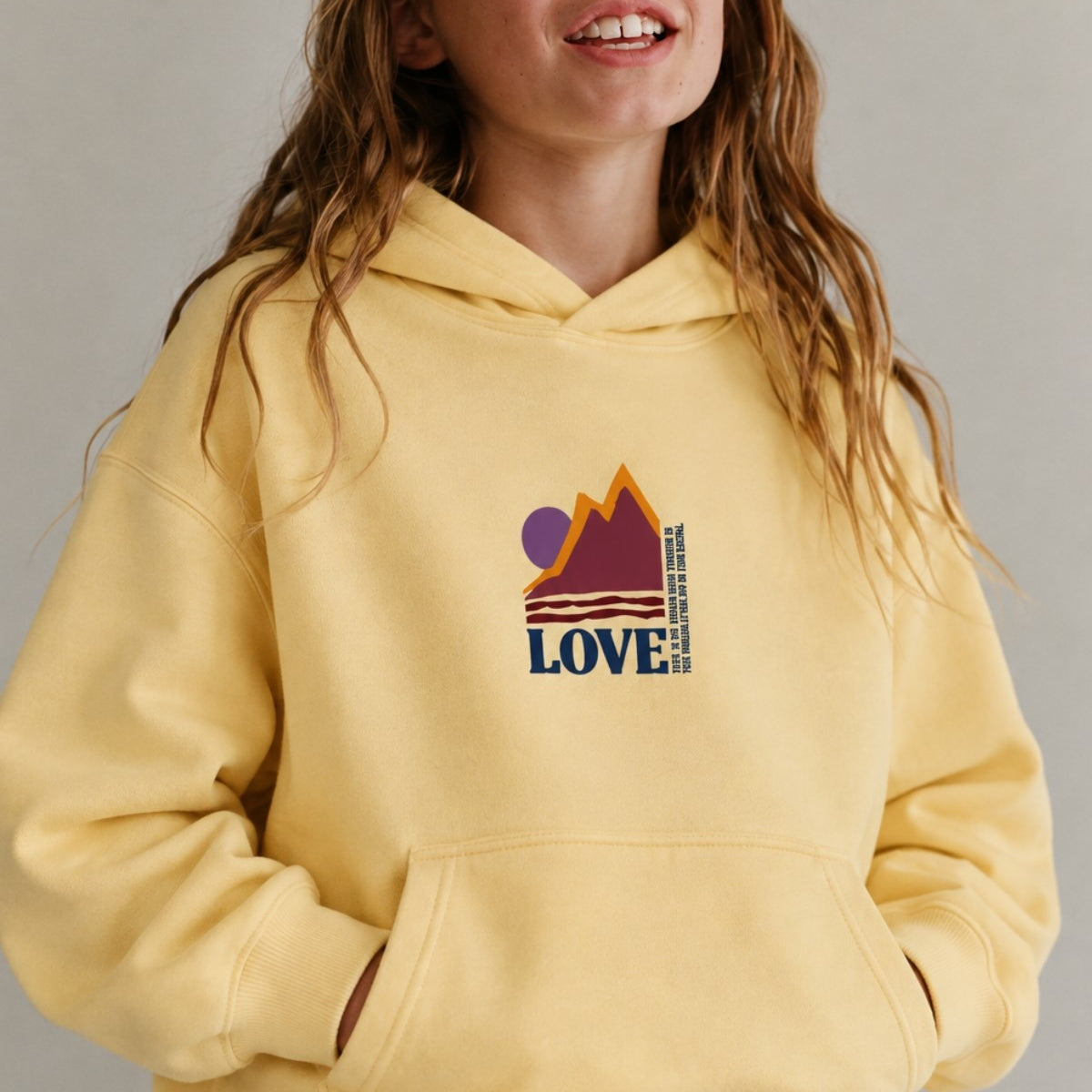 Kız Çocuk Oversize Hoodie Love Mount Baskılı Sarı – Kapüşonlu, Cepli, 3 İplik Polar