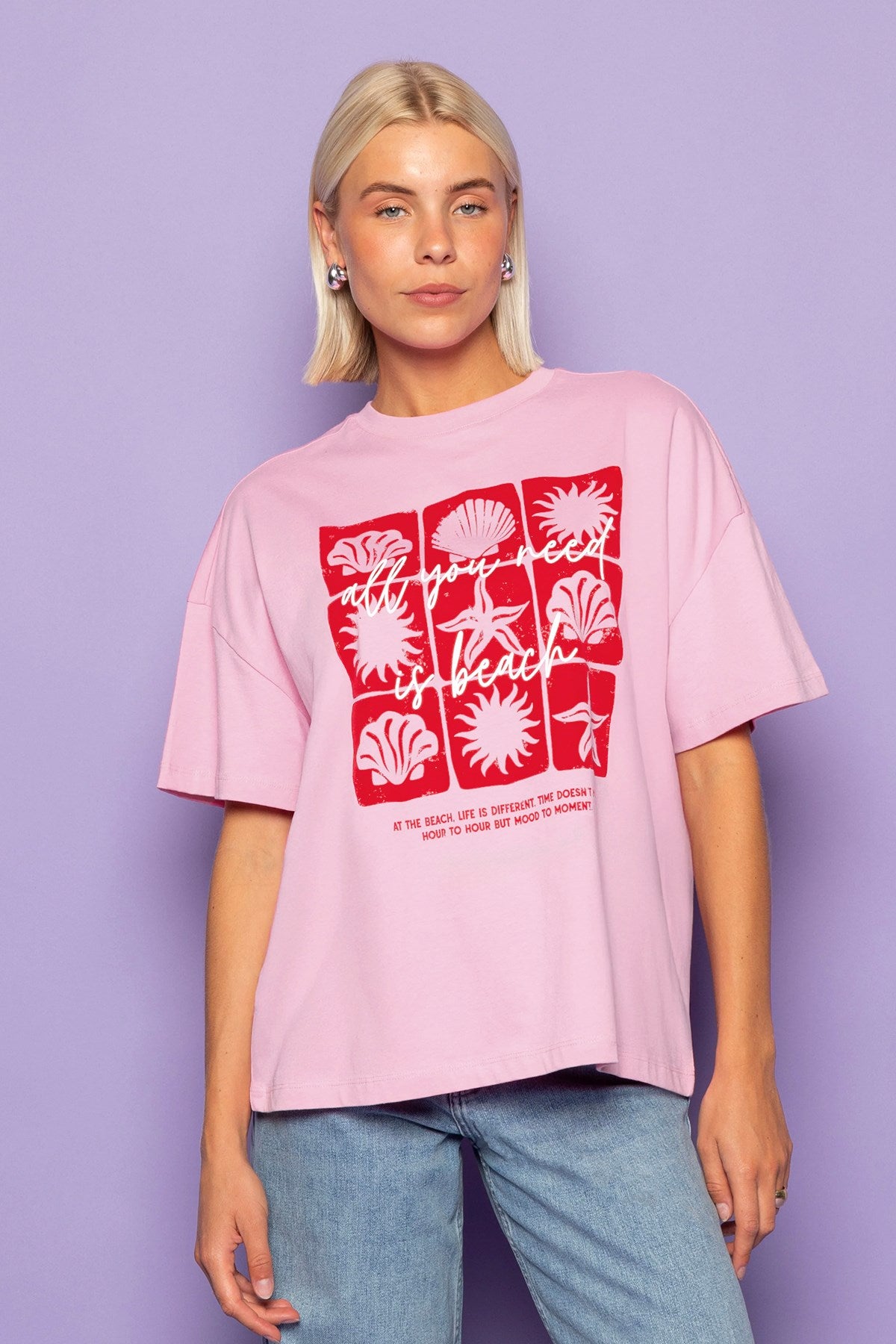 Kadın Oversize Tişört All You Need Is Beach Baskılı Pembe – %100 Pamuk Compact Süprem 24/1