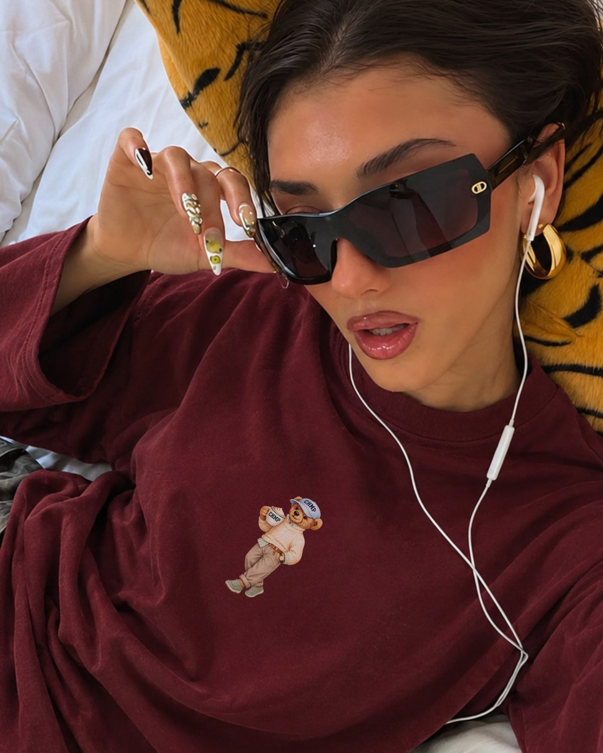 Kadın Relaxed Fit Sweatshirt Coffee Bear Baskılı Bordo – Bisiklet Yaka, 3 İplik Şardonsuz, Geniş Kol