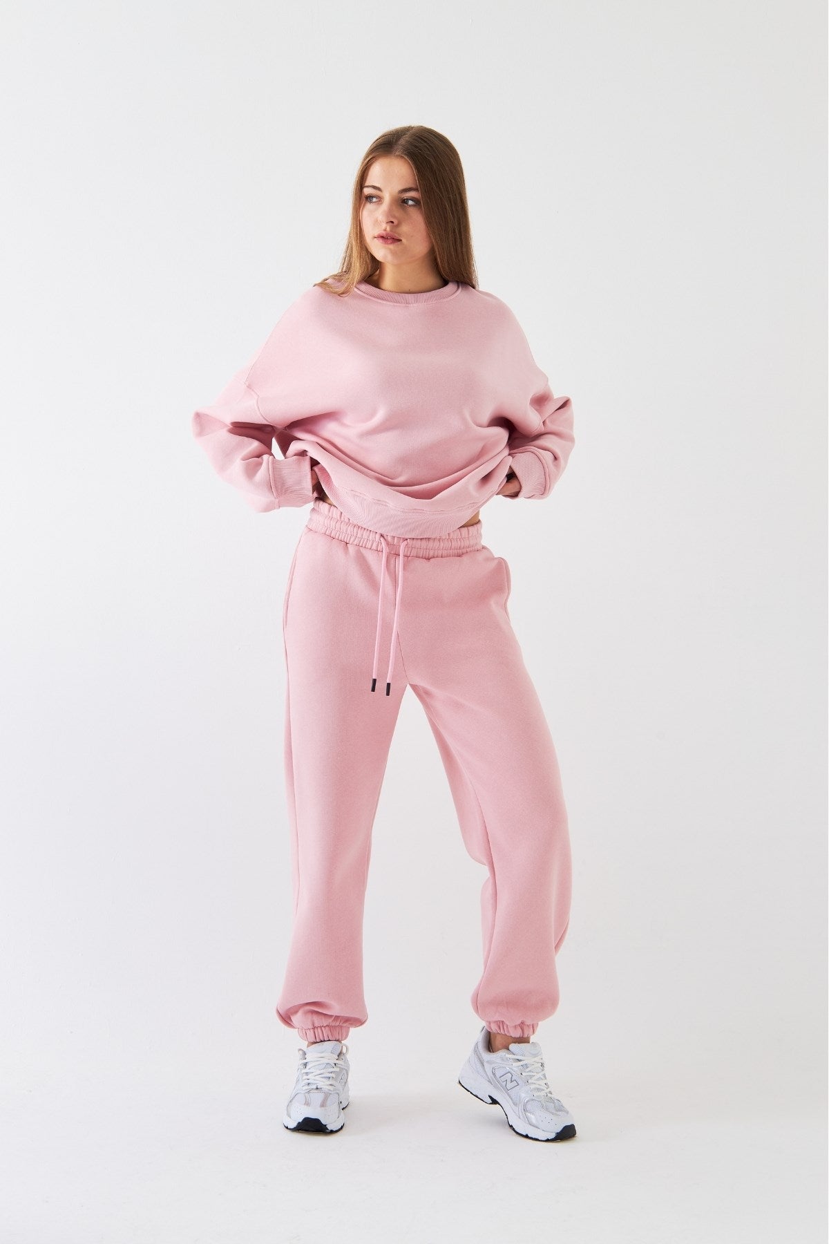 Unisex Oversize Eşofman Takımı Basic Pembe – Bisiklet Yaka, Lastikli Paça, 3 İplik Şardonlu Polar