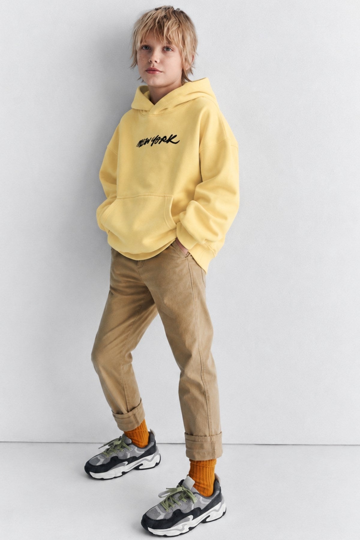 Erkek Çocuk Oversize Hoodie Sweatshirt DAY IN NYC Baskılı Sarı – Kapüşonlu, Cepli, 3 İplik Polar