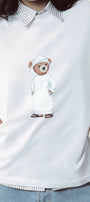 Kadın Oversize Tişört Emirati Bear Baskılı Beyaz – Bisiklet Yaka, Rahat Kalıp, %100 Pamuk