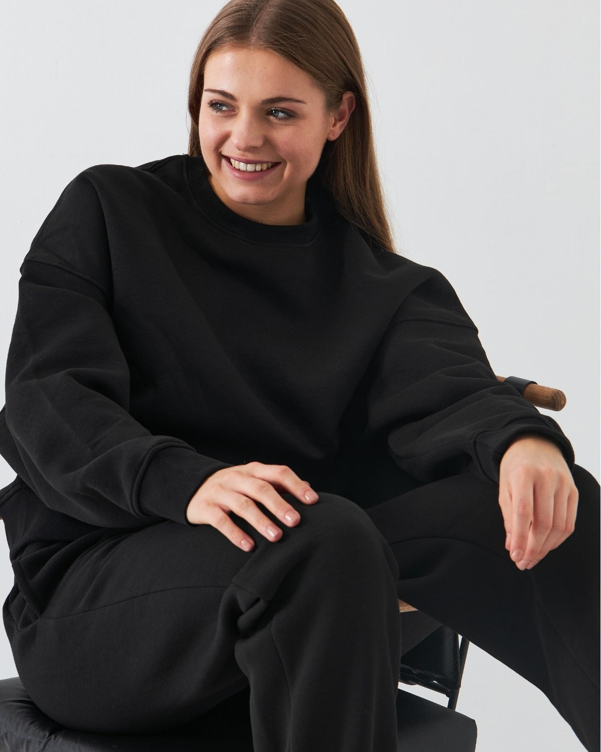 Unisex Oversize Sweatshirt Basic Siyah – Bisiklet Yaka, 3 İplik Şardonlu Polar