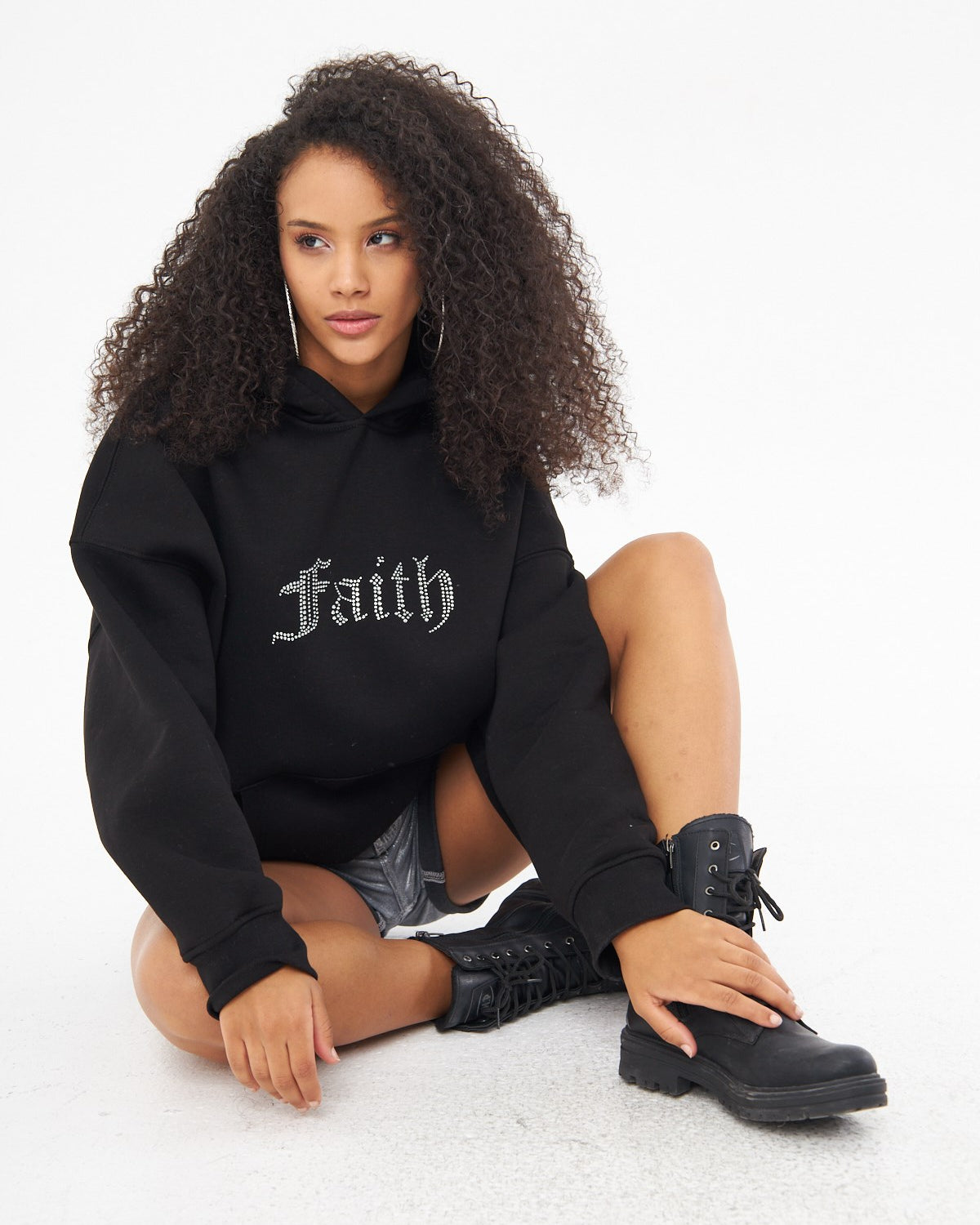 Faith Yazılı Taş Baskılı Kapüşonlu İçi Polar Oversize Siyah Sweatshirt