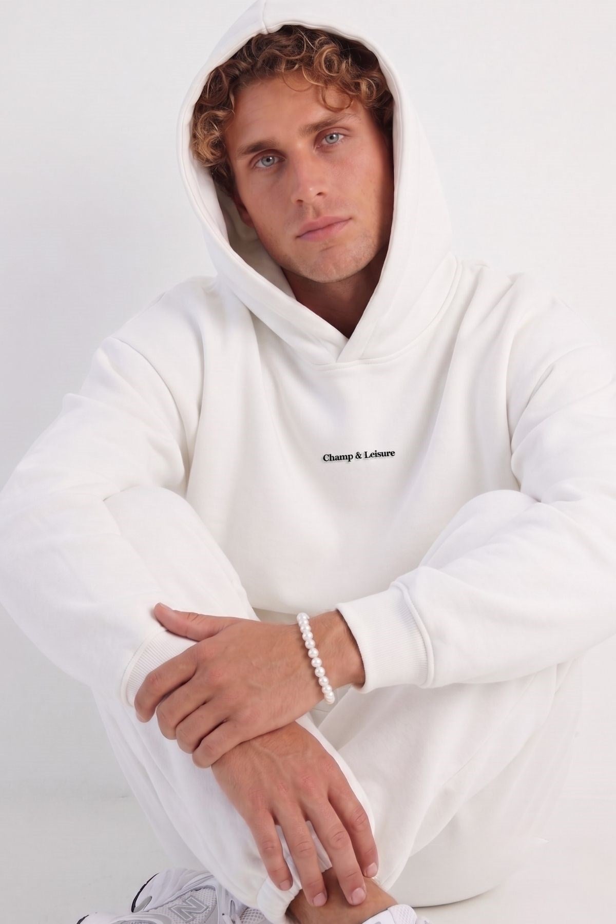 Unisex Oversize Eşofman Takımı Champ & Leisure Baskılı Beyaz – 3 İplik, Kapüşonlu Üst, Lastikli Alt