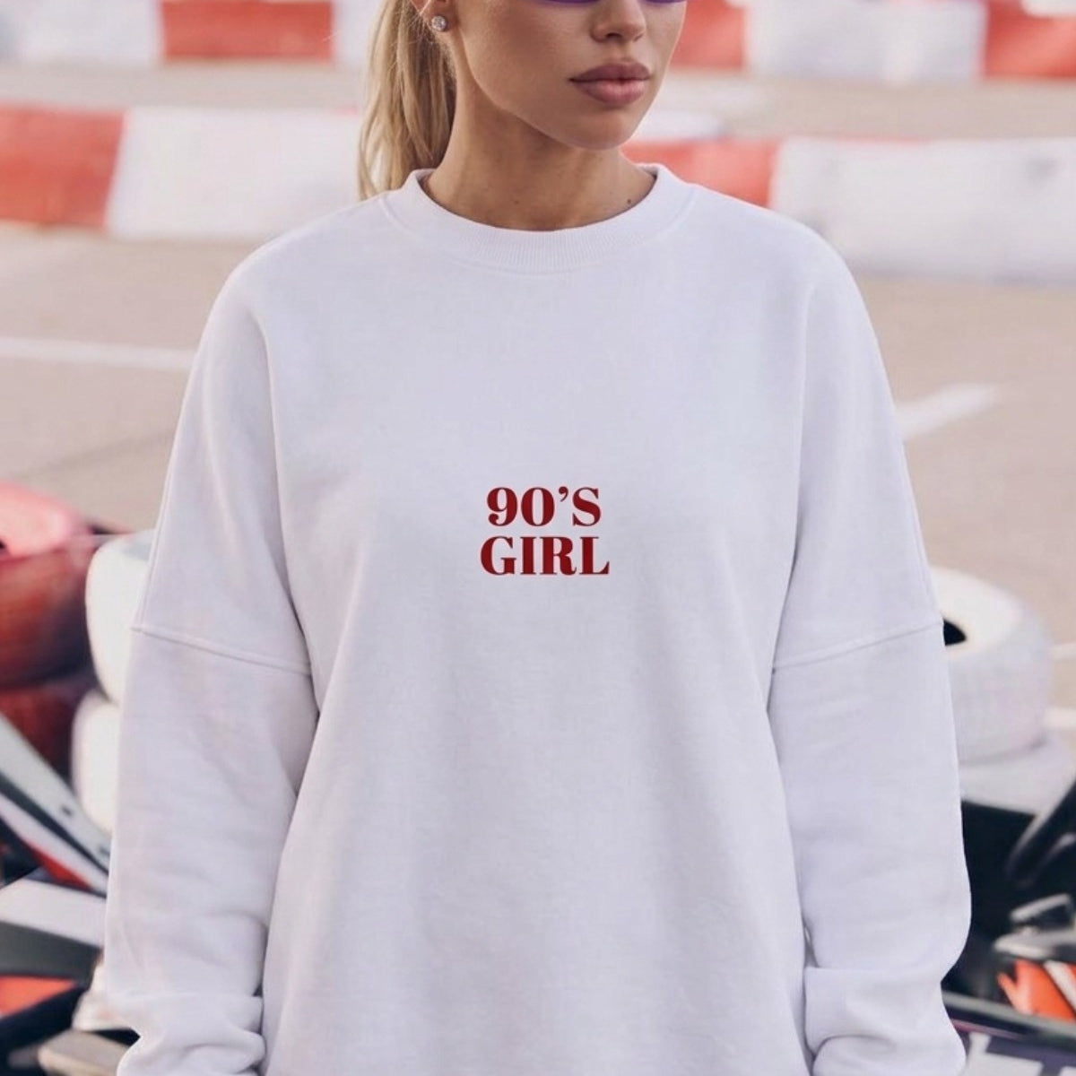 Kadın Oversize Sweatshirt 90’s Girl Baskılı Beyaz – Bisiklet Yaka, 3 İplik Şardonlu Polar