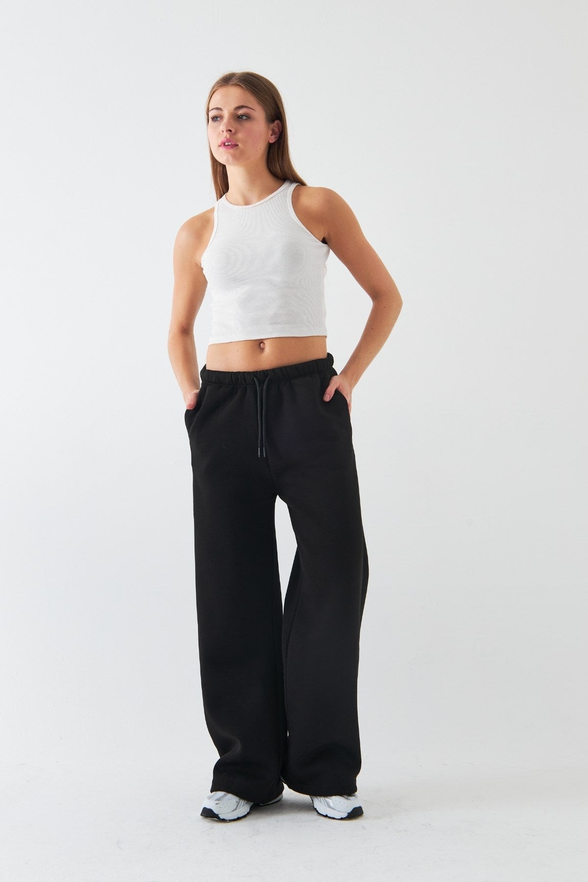 Oversize Unisex Eşofman Altı Siyah – 3 İplik Şardonlu, Bol Paça, Cepli, Modern Rahat Kesim
