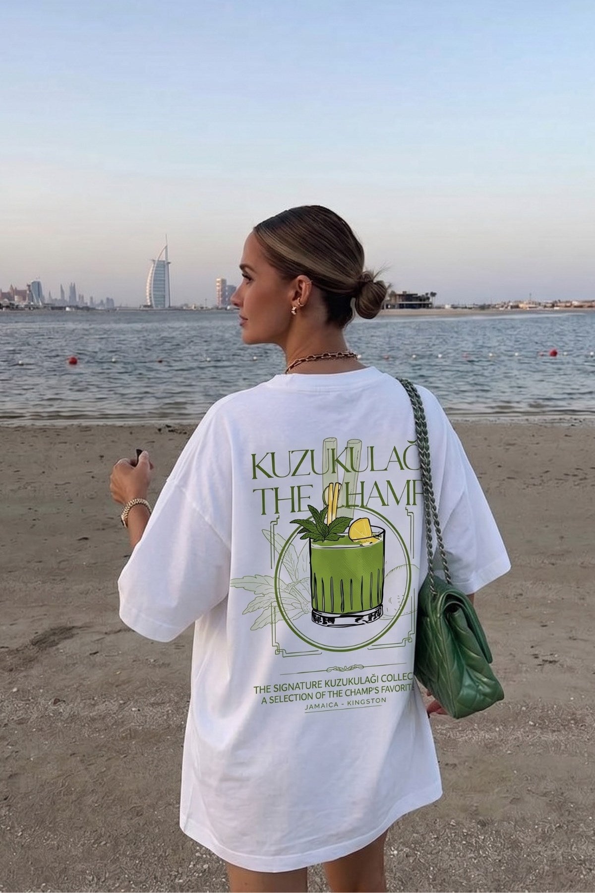 Unisex Oversize Tişört Kuzukulağı The Champ Baskılı Beyaz – Bisiklet Yaka, Rahat Kalıp, %100 Pamuk