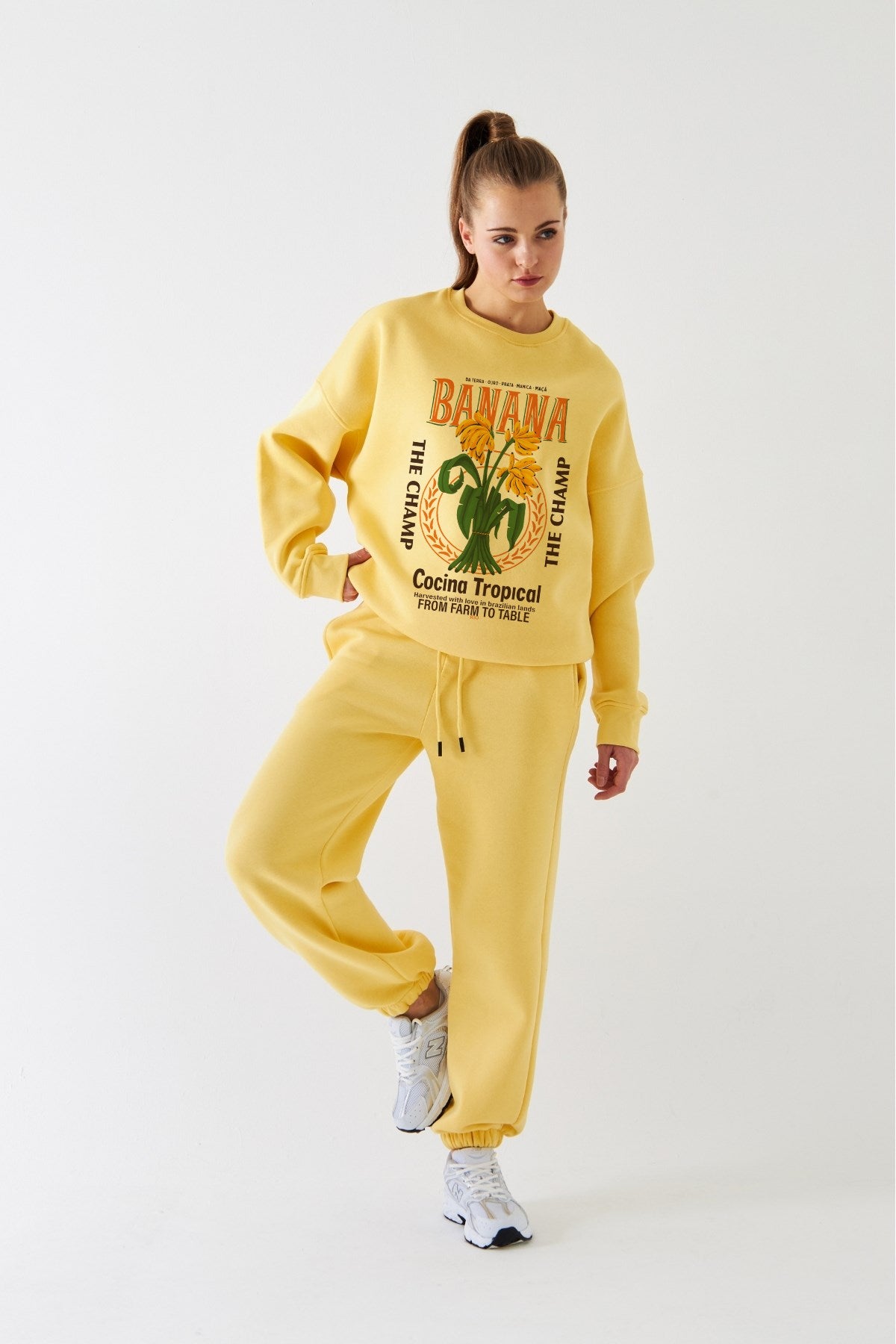 Kadın Oversize Sweatshirt Banana Tropical Baskılı Sarı – Bisiklet Yaka, 3 İplik Şardonlu Polar