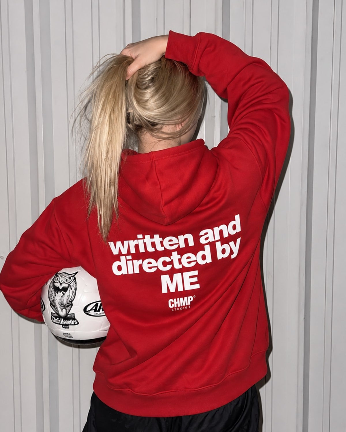 Kadın Oversize Hoodie Written & Directed Baskılı Kırmızı – Kapüşonlu, Sırt Baskılı, 3 İplik 