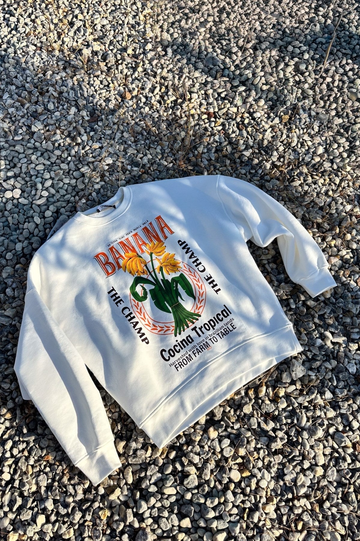 Kadın Oversize Sweatshirt Banana Tropical Baskılı Beyaz – Bisiklet Yaka, 3 İplik Şardonlu Polar