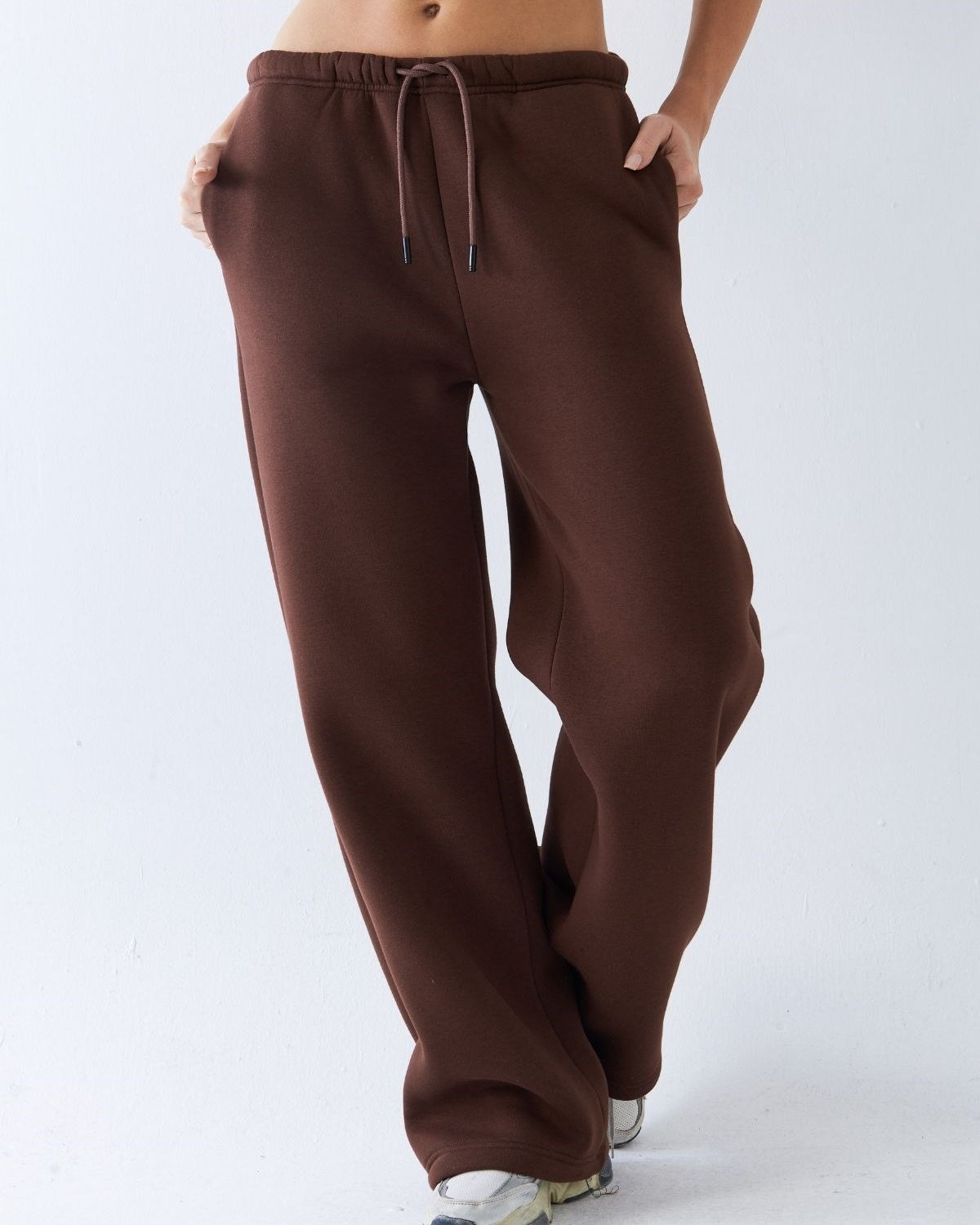 Oversize Unisex Eşofman Altı Kahverengi – 3 İplik Şardonlu, Bol Paça, Cepli, Modern Rahat Kesim