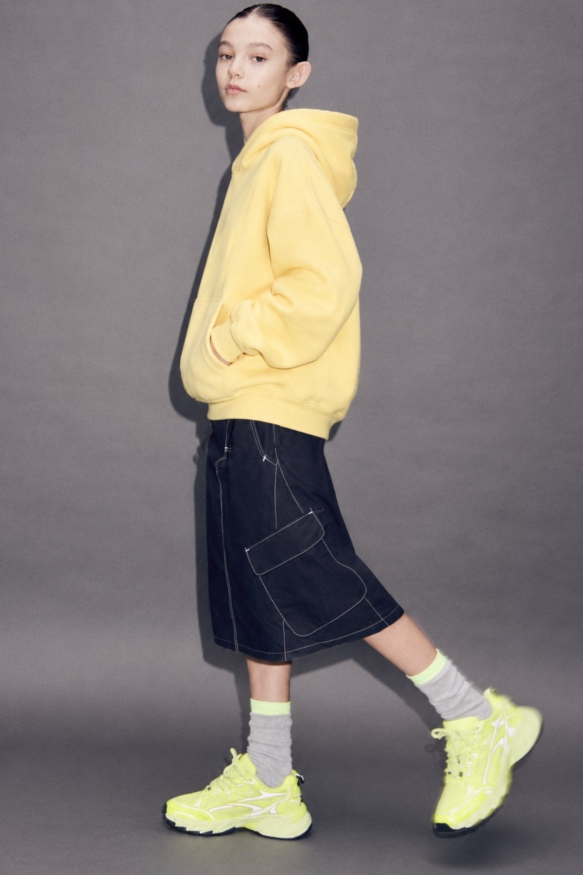Kız Çocuk Oversize Basic Hoodie Sweatshirt Sarı – Kapüşonlu, Kanguru Cepli, 3 İplik Polar