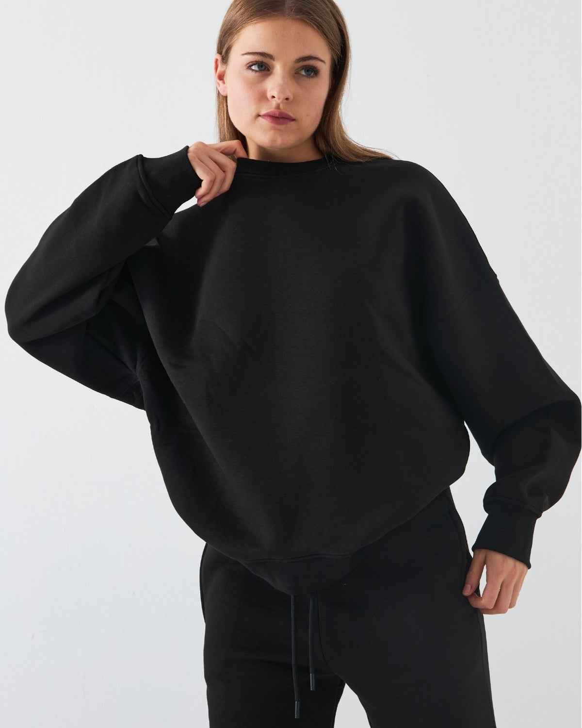 Unisex Oversize Sweatshirt Basic Siyah – Bisiklet Yaka, 3 İplik Şardonlu Polar