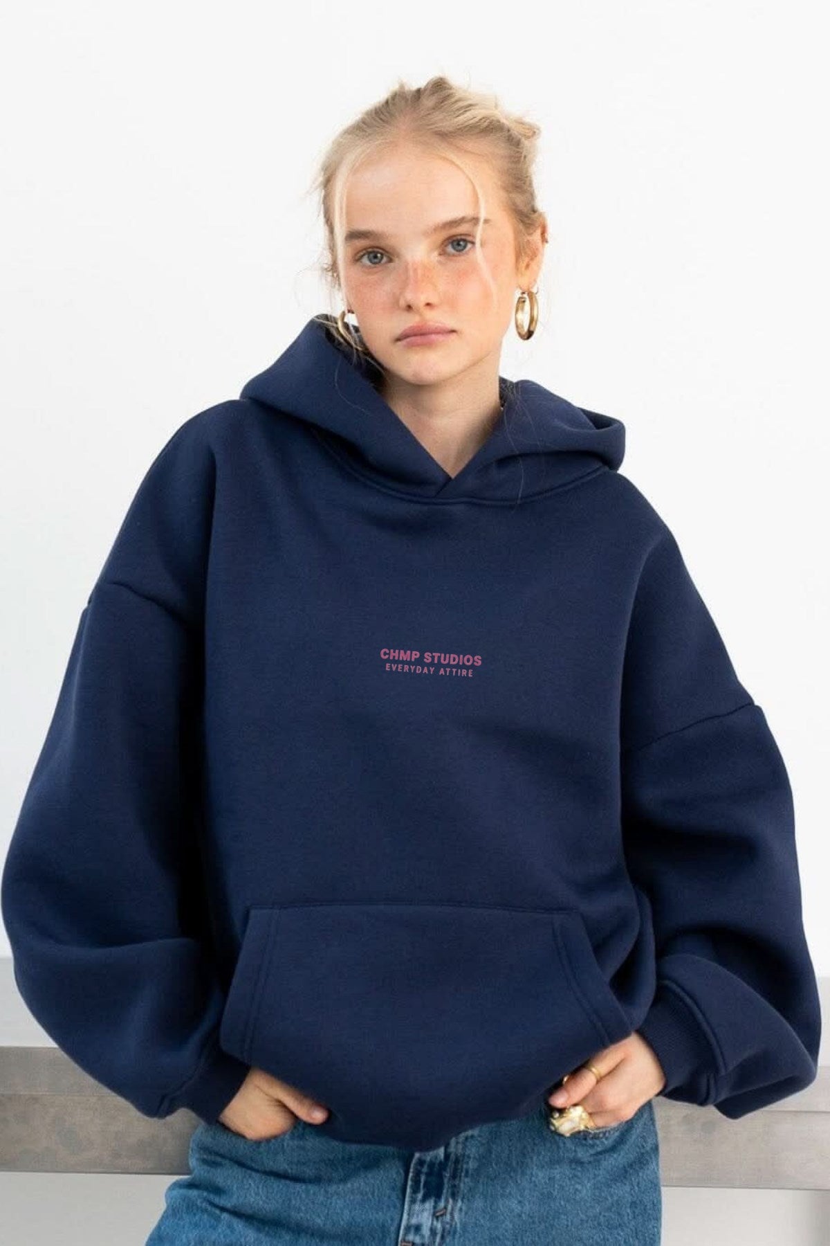 Kadın Oversize Sweatshirt Hoodie CHMP STUDIOS Lacivert – Kapüşonlu, 3 İplik Polar, Kanguru Cepli