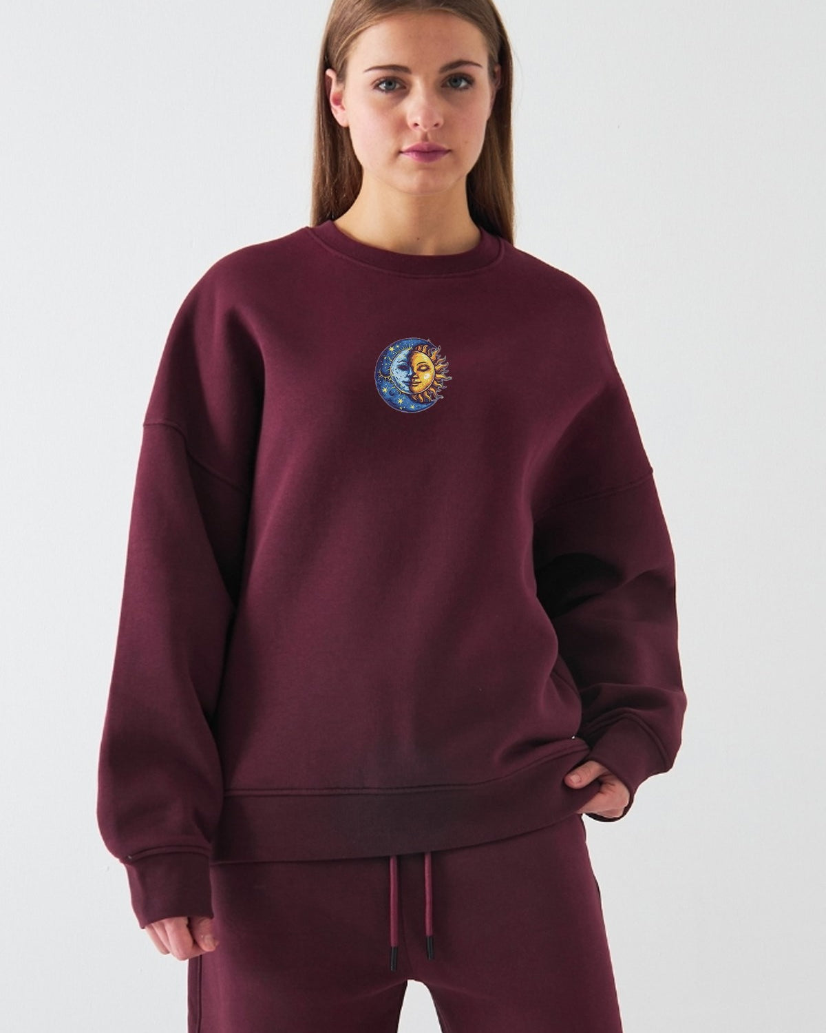 Kadın Oversize Sweatshirt Sun & Moon Baskılı Bordo – Bisiklet Yaka, 3 İplik Şardonlu Polar