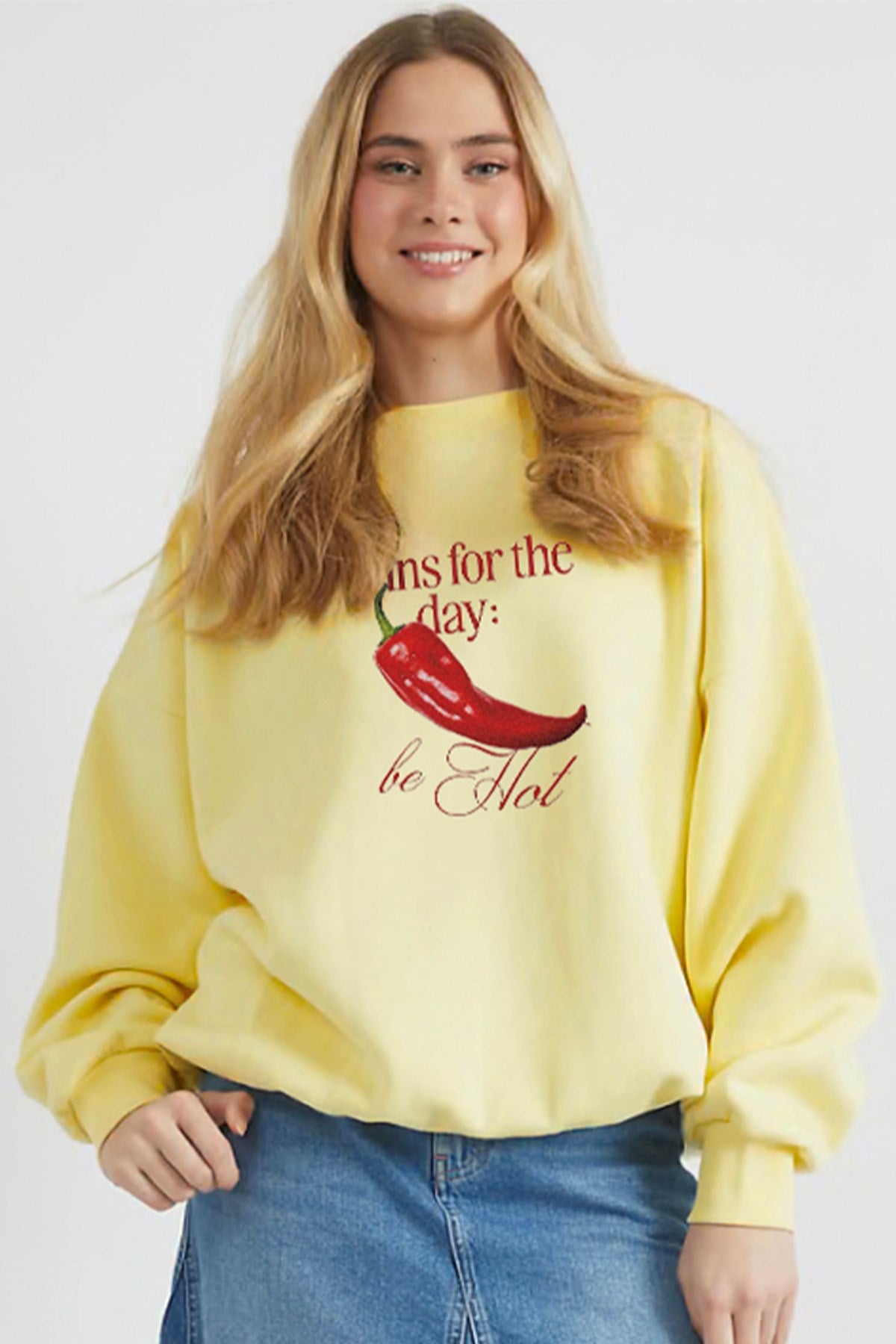 Kadın Oversize Sweatshirt Be Hot Baskılı Sarı – Bisiklet Yaka, 3 İplik Şardonlu Polar