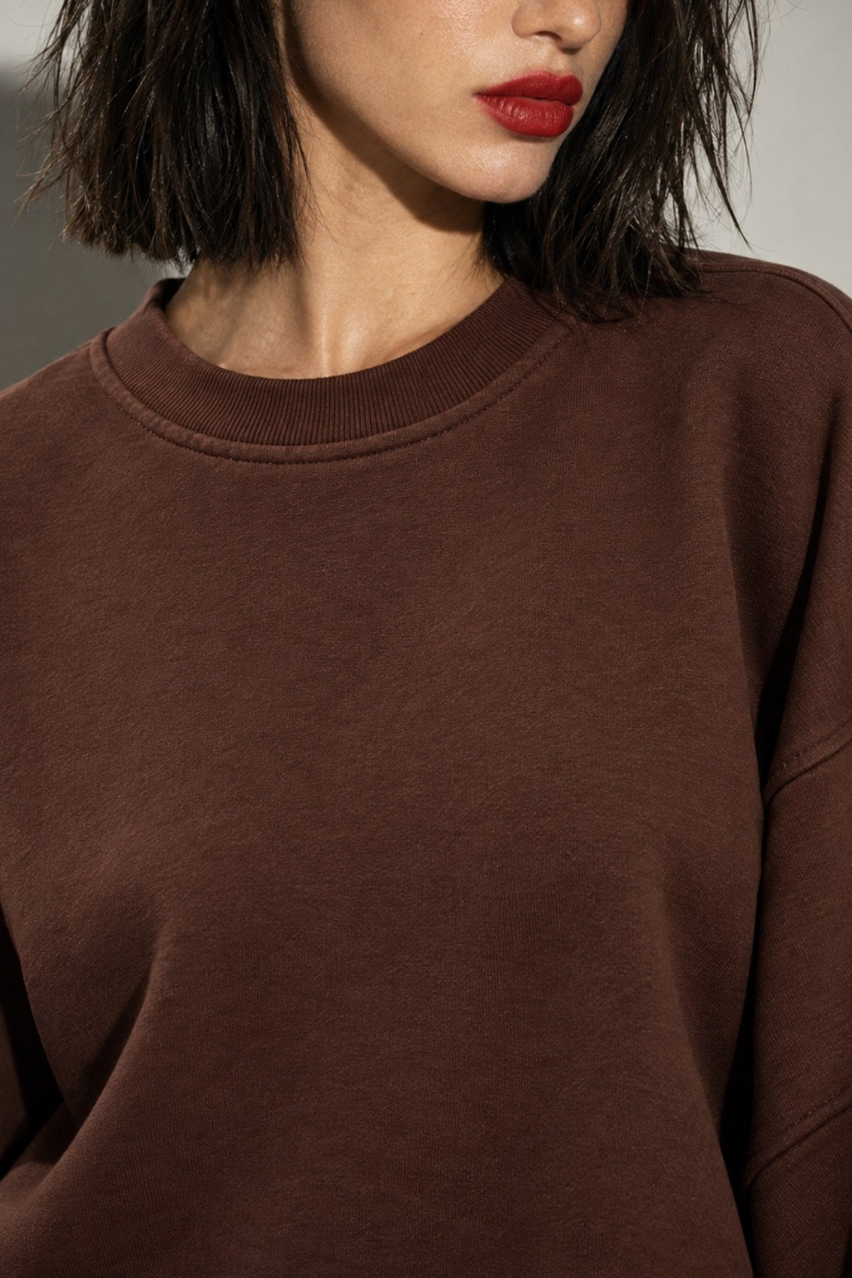 Kadın Oversize Sweatshirt Paris 3D Baskılı Kahverengi – Bisiklet Yaka, Kol ve Sırt Baskılı, 3 İplik