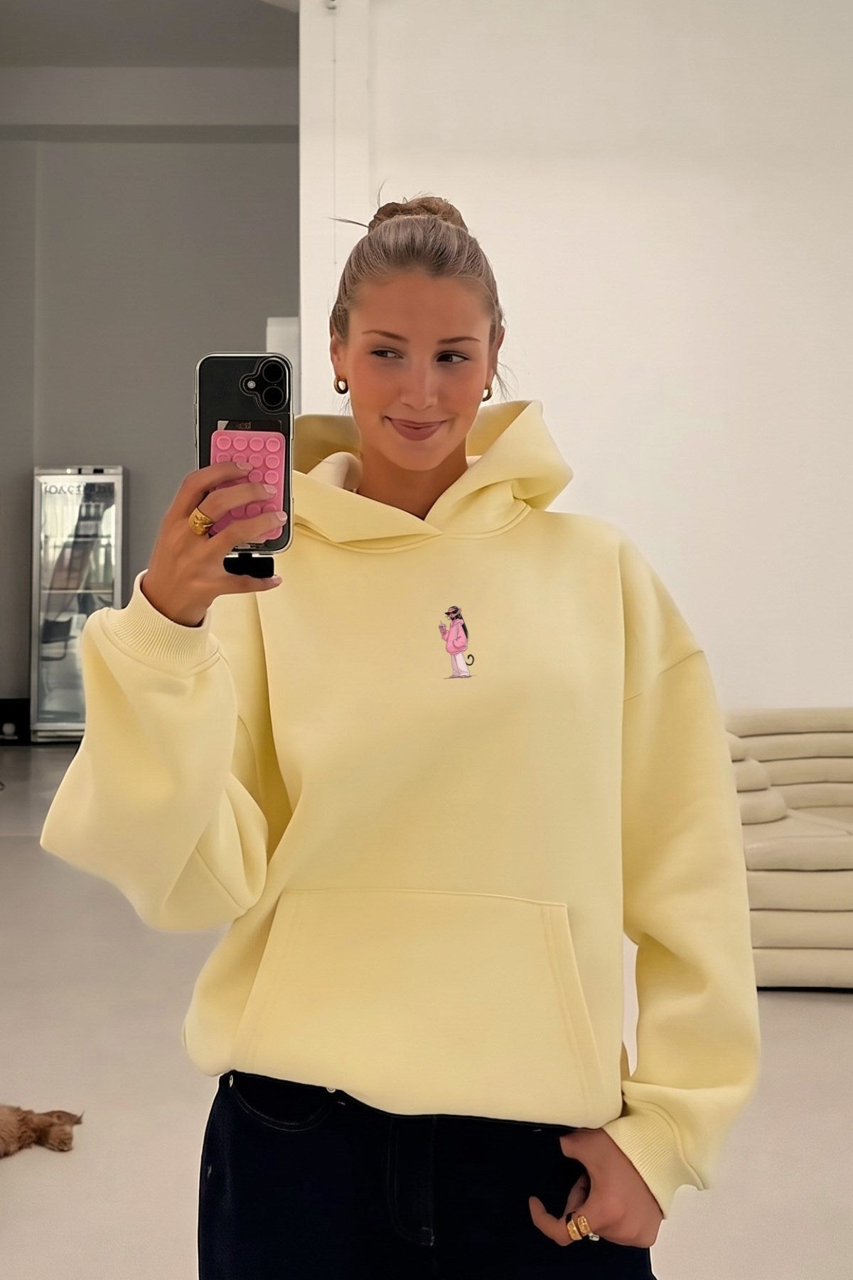 Kadın Oversize Hoodie Pink Kitty Club Baskılı Sarı - Kapüşonlu, Cepli, 3 İplik Polar