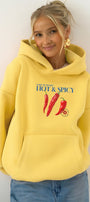 Kadın Oversize Sweatshirt Hoodie Hot & Spicy Baskılı Sarı – Kapüşonlu, 3 İplik Şardonlu Polar
