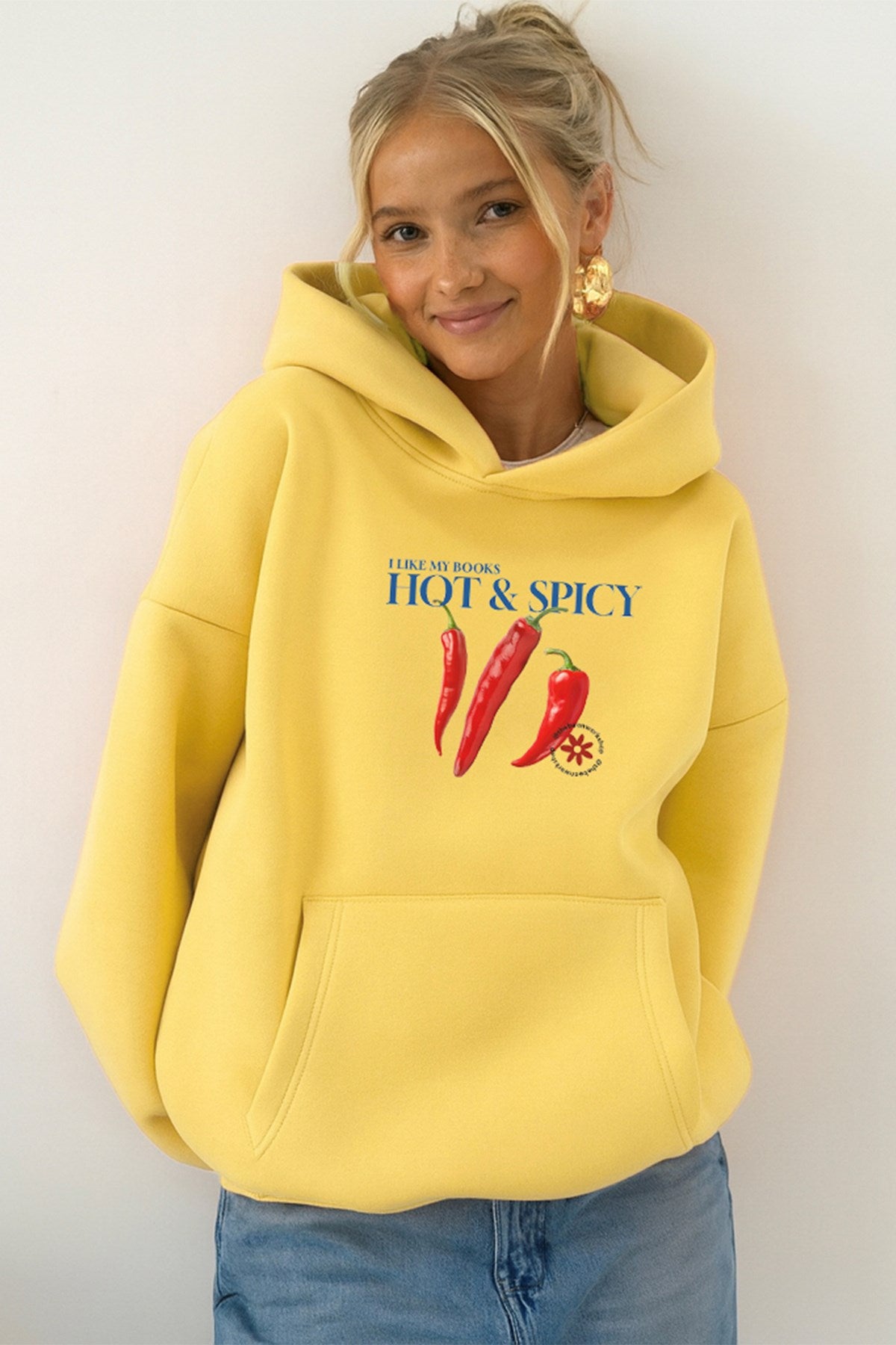 Kadın Oversize Sweatshirt Hoodie Hot & Spicy Baskılı Sarı – Kapüşonlu, 3 İplik Şardonlu Polar