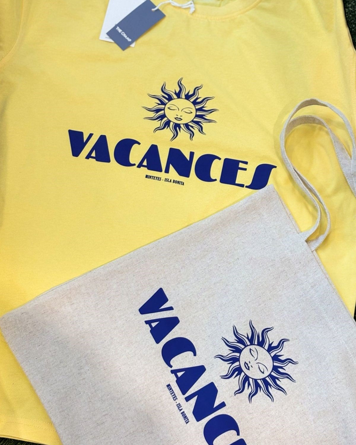 Vacances Güneş Baskılı Kadın Oversize Tişört + Bez Çanta Hediyeli Yazlık Kombin – %100 Pamuk