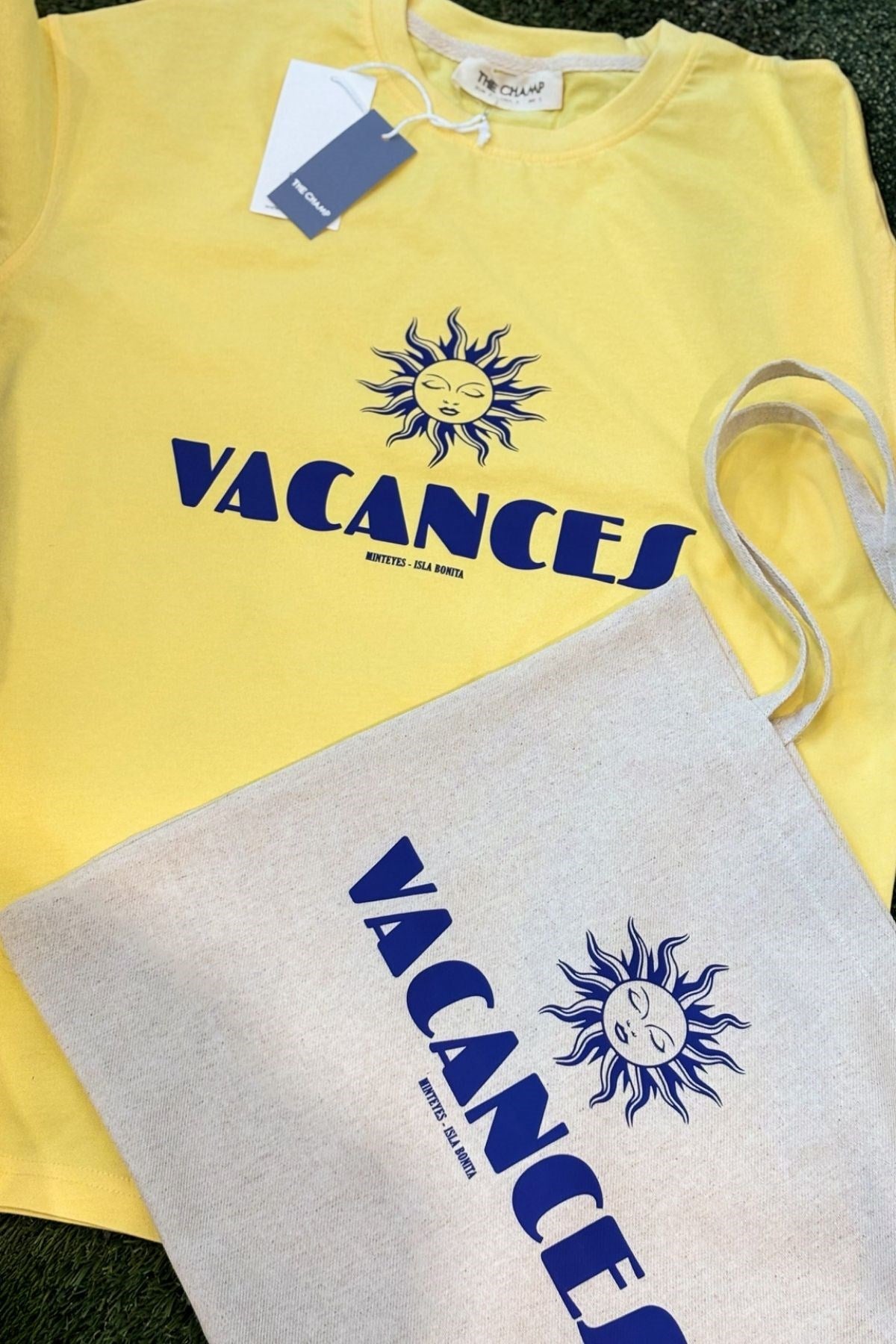 Vacances Güneş Baskılı Kadın Oversize Tişört + Bez Çanta Hediyeli Yazlık Kombin – %100 Pamuk