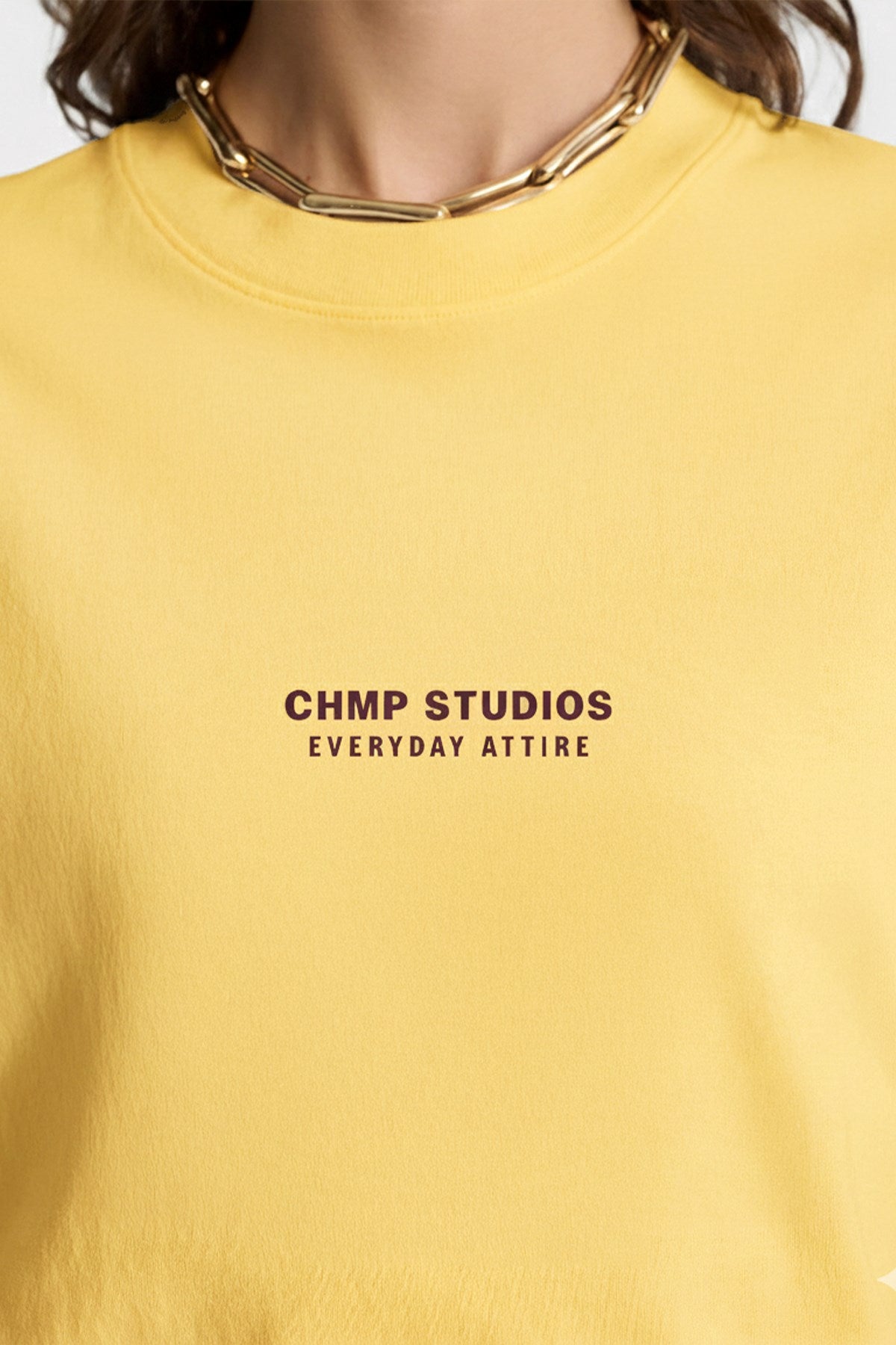 Kadın Oversize Tişört CHMP STUDIOS Baskılı Sarı – Bisiklet Yaka, %100 Pamuk Compact Süprem 24/1