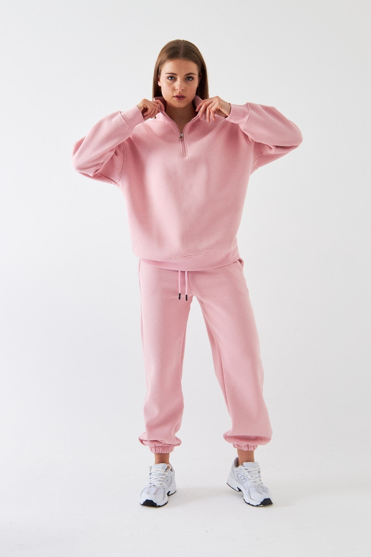 Unisex Oversize Eşofman Takımı Basic Pembe – Fermuarlı Dik Yaka, Lastikli Paça, 3 İplik Polar