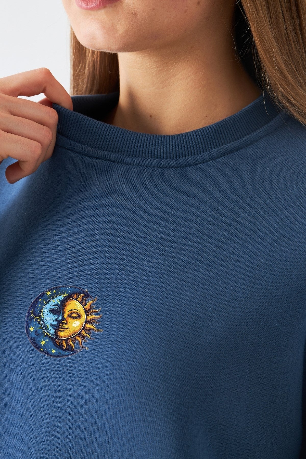 Kadın Oversize Sweatshirt Sun & Moon Baskılı Marine – Bisiklet Yaka, 3 İplik Şardonlu Polar