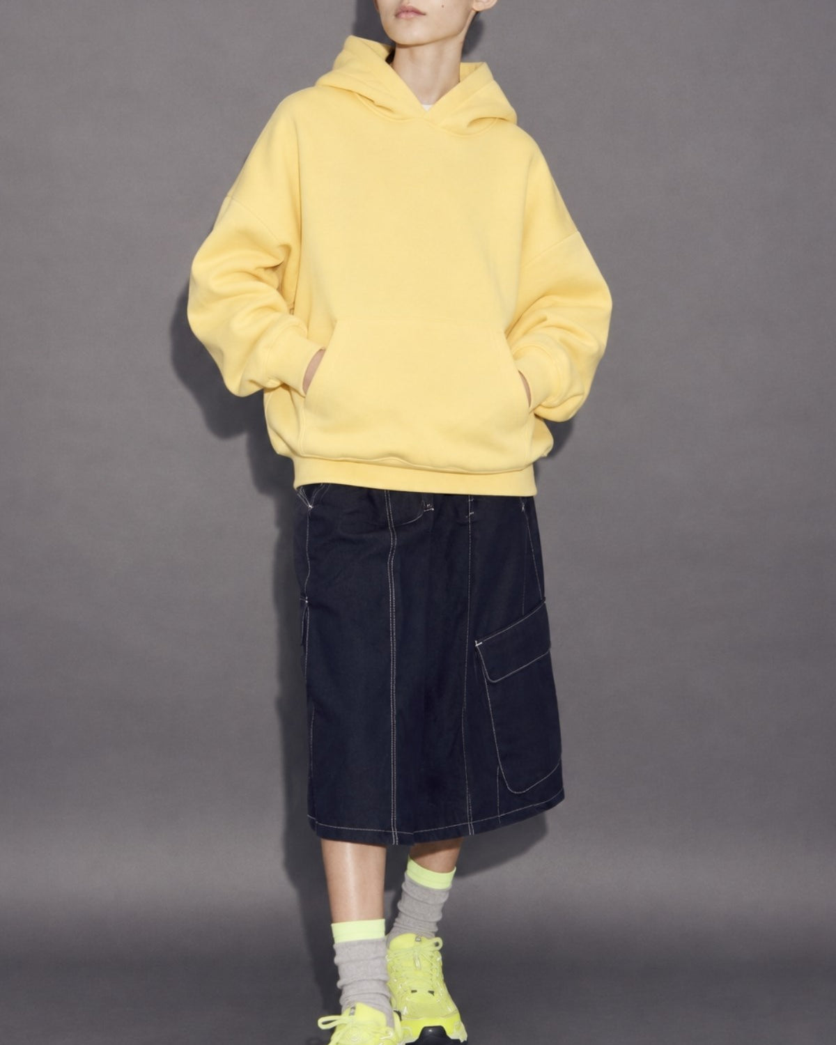 Kız Çocuk Oversize Basic Hoodie Sweatshirt Sarı – Kapüşonlu, Kanguru Cepli, 3 İplik Polar